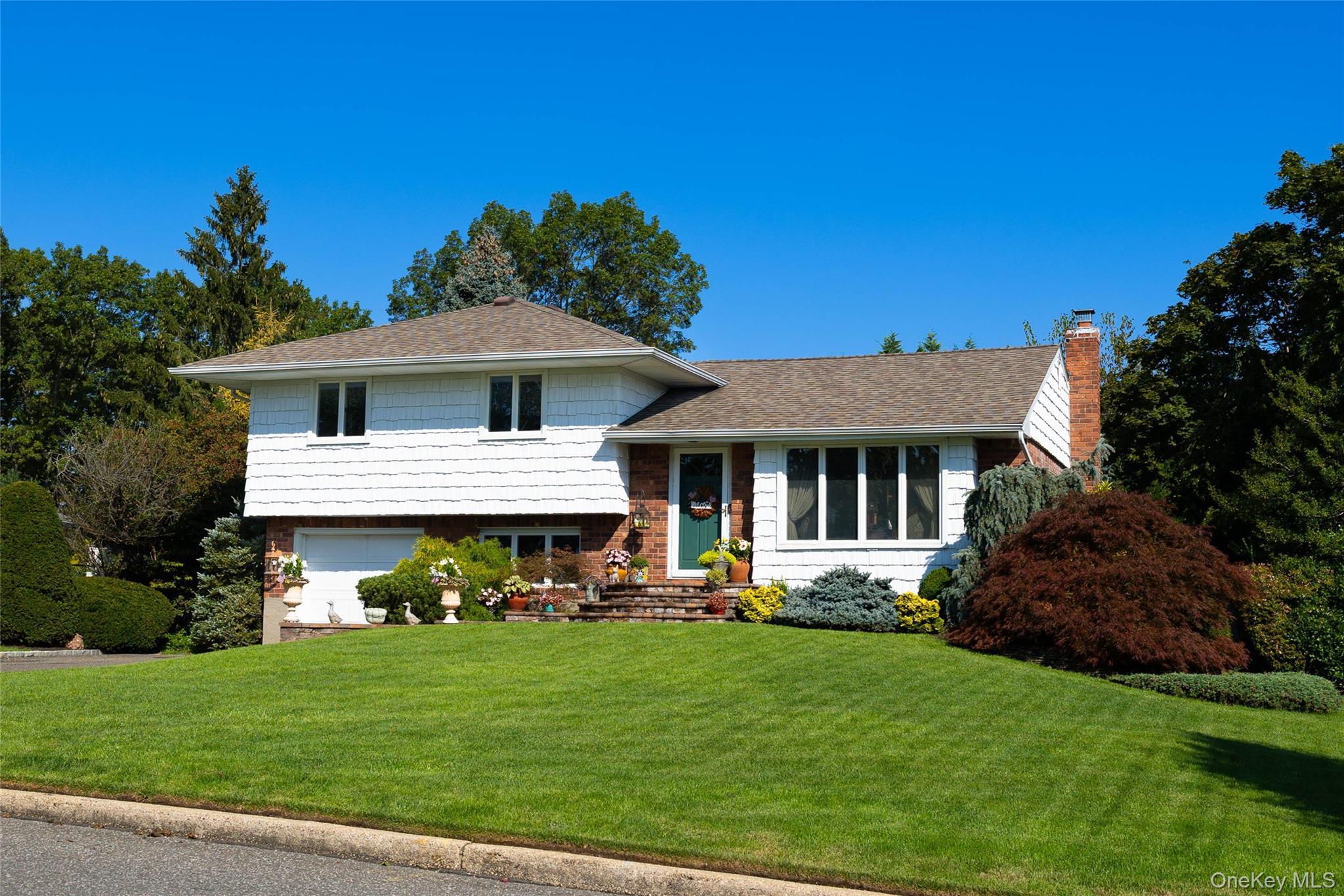 48 Roxbury Drive