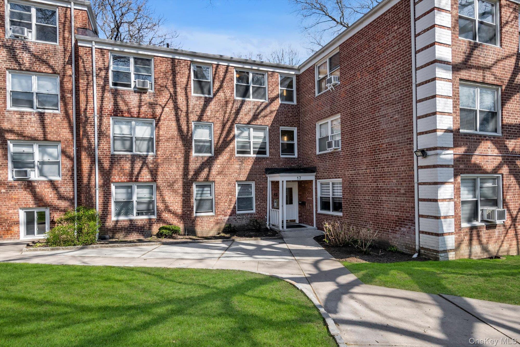 17 Edwards Street Unit: 3A