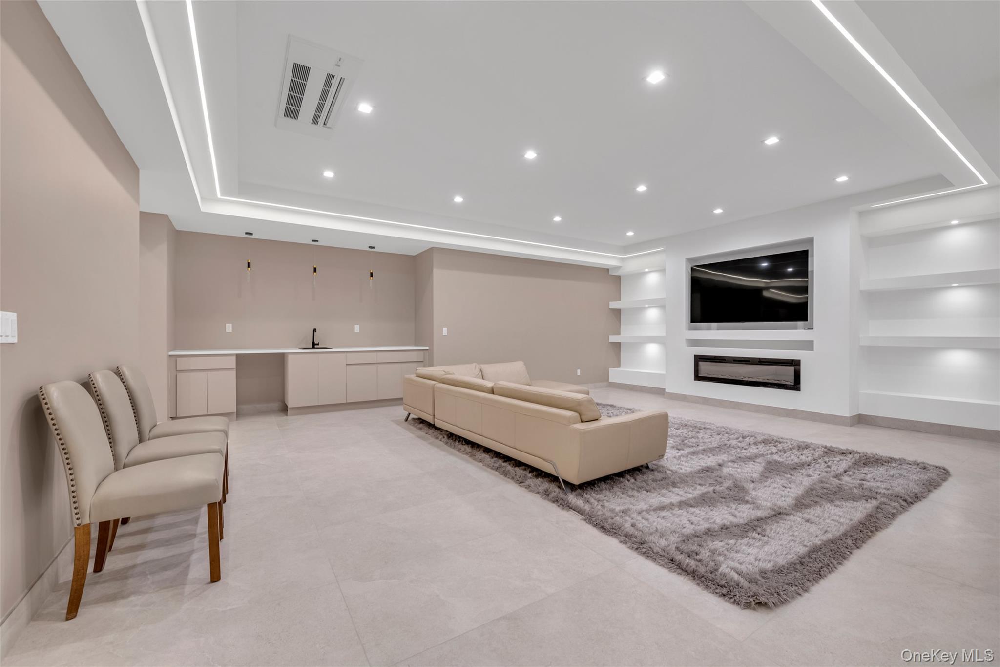 38 Cow Neck Road