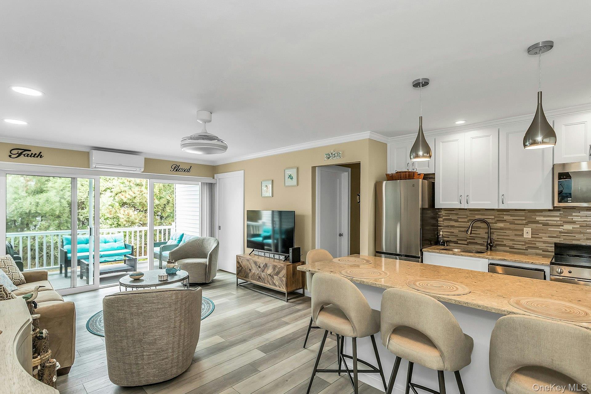 281 Dune Road Unit: 18a