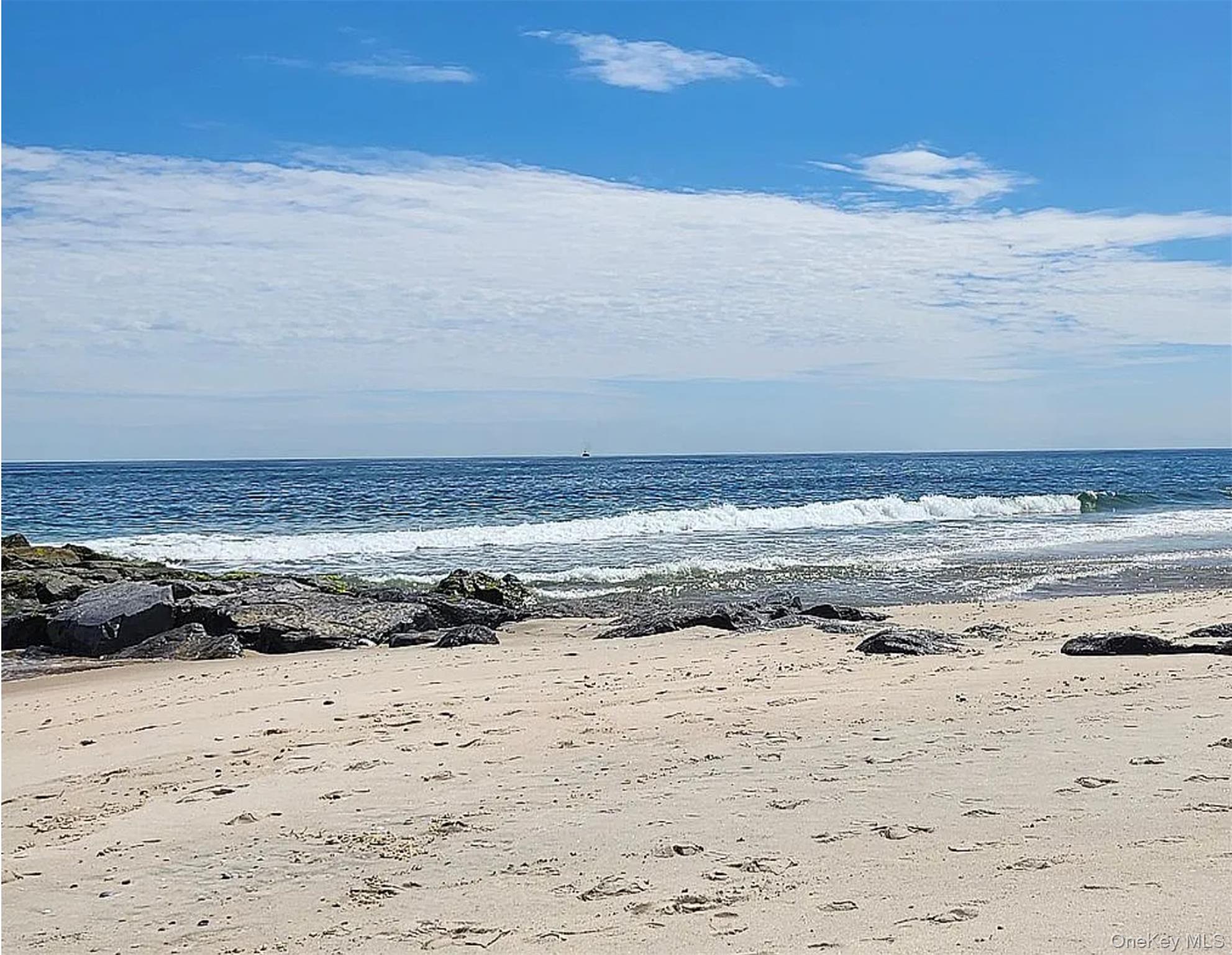 281 Dune Road Unit: 18a
