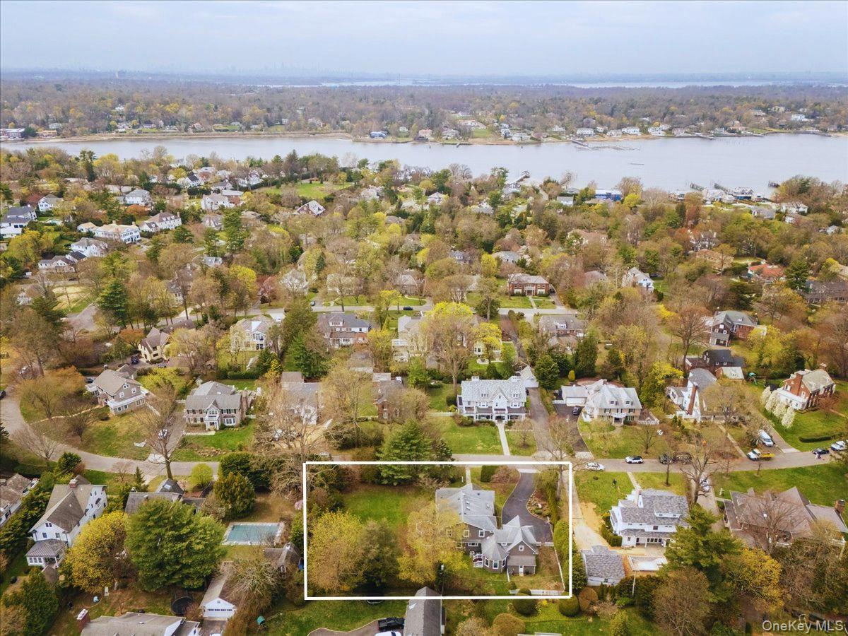 16 Middle Drive