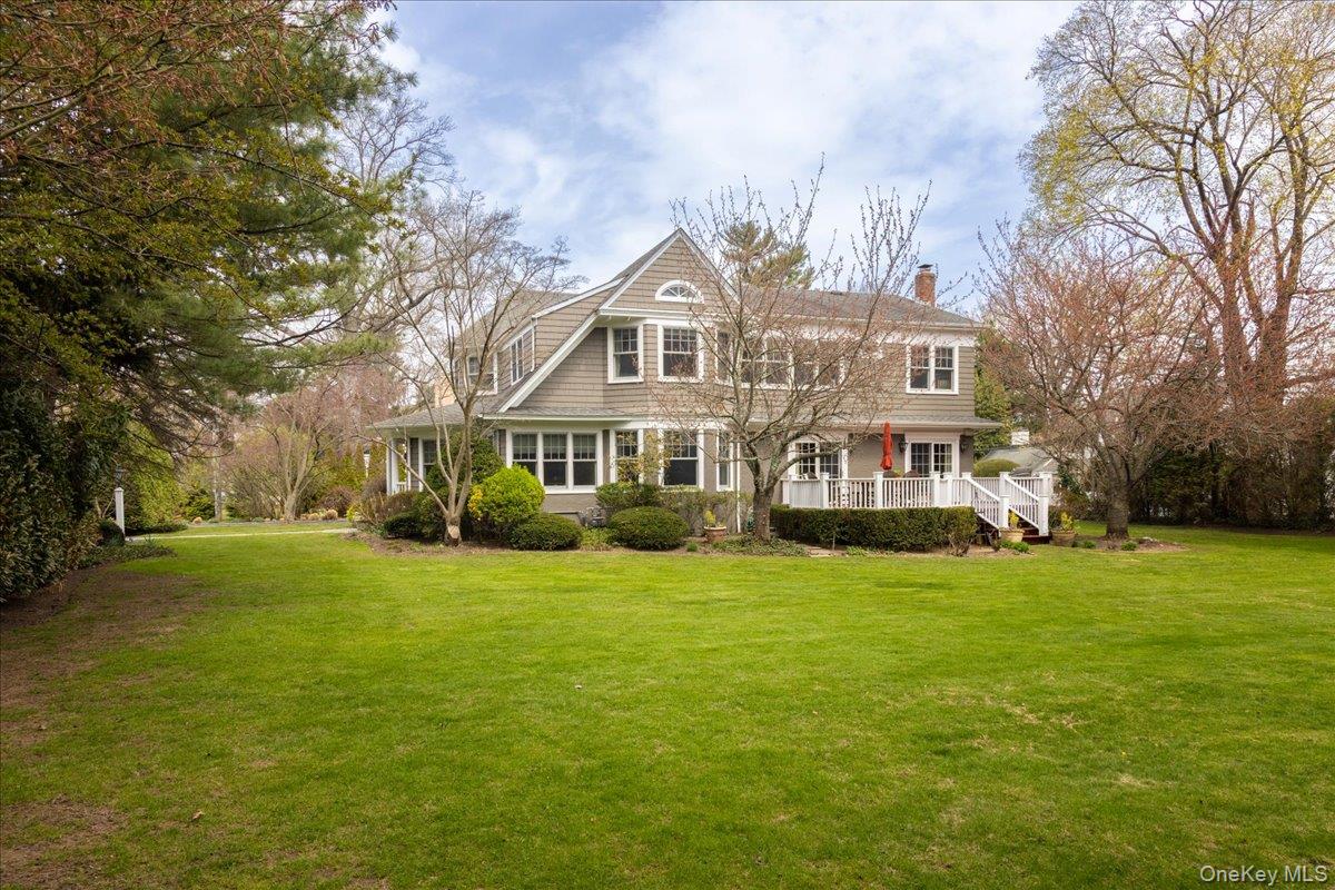 16 Middle Drive