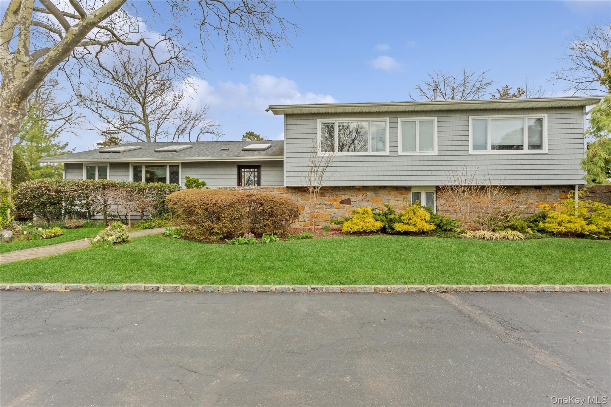 230 Richards Lane