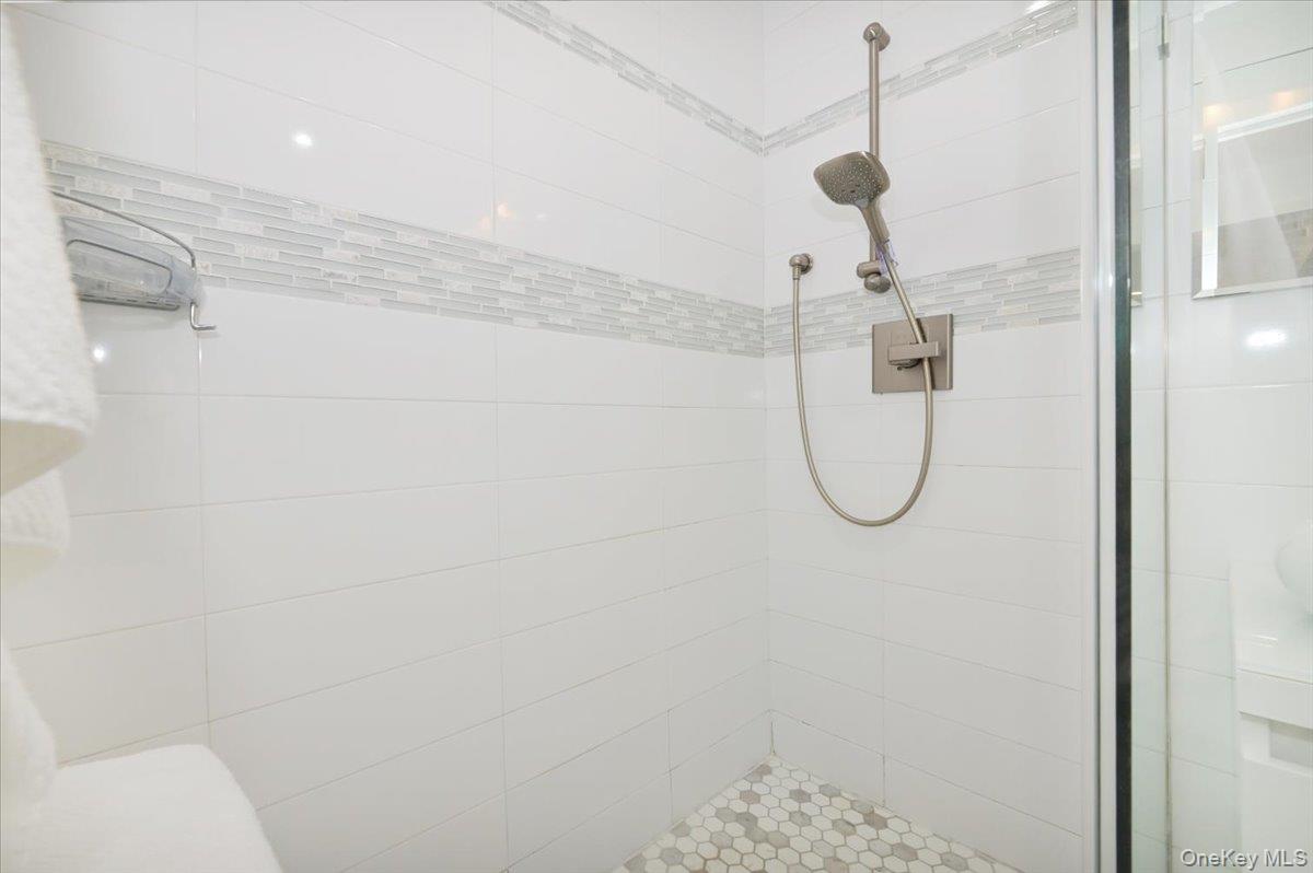 25 CANTERBURY Road Unit: 3-H