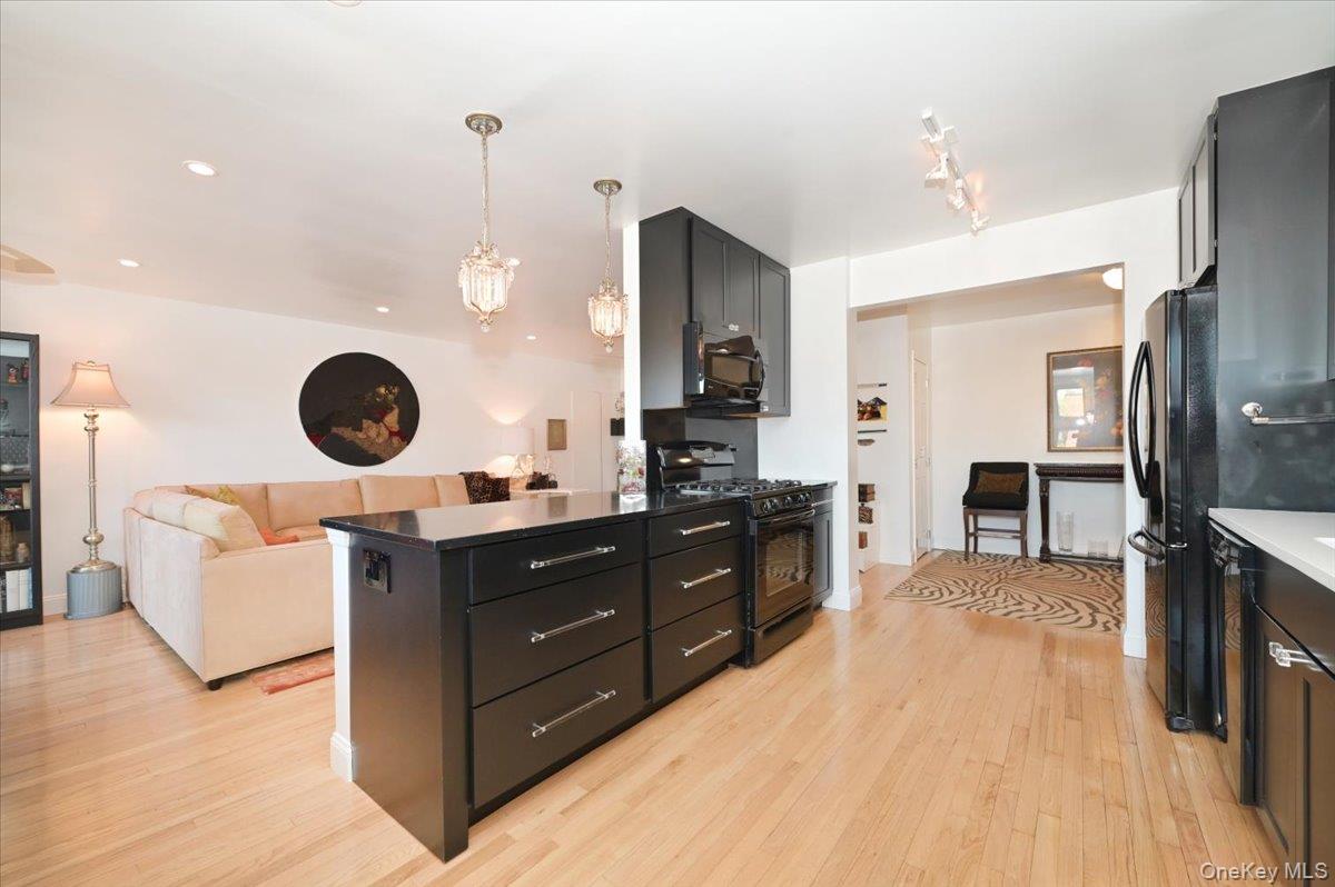 25 CANTERBURY Road Unit: 3-H
