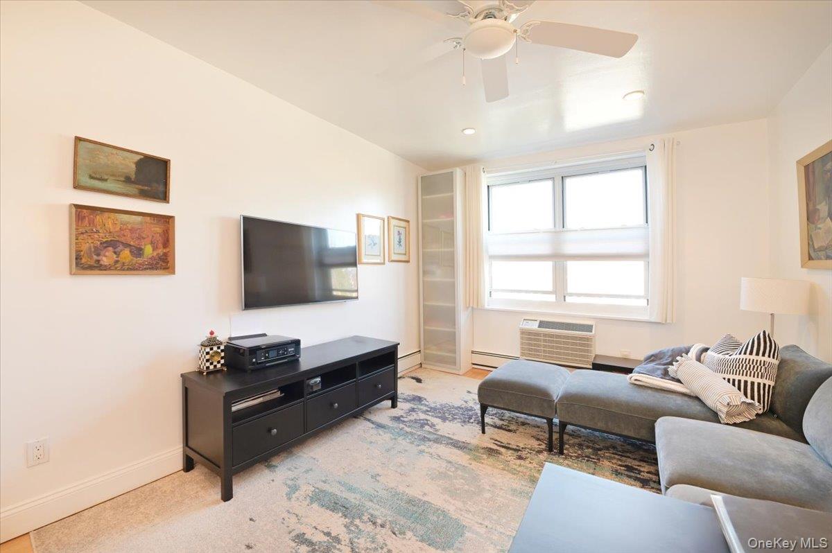 25 CANTERBURY Road Unit: 3-H