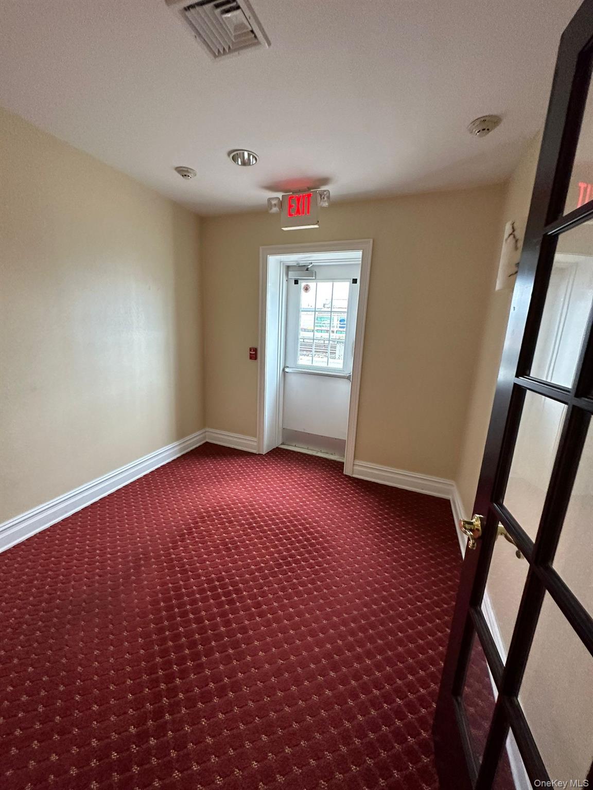 25 Nassau Lane
