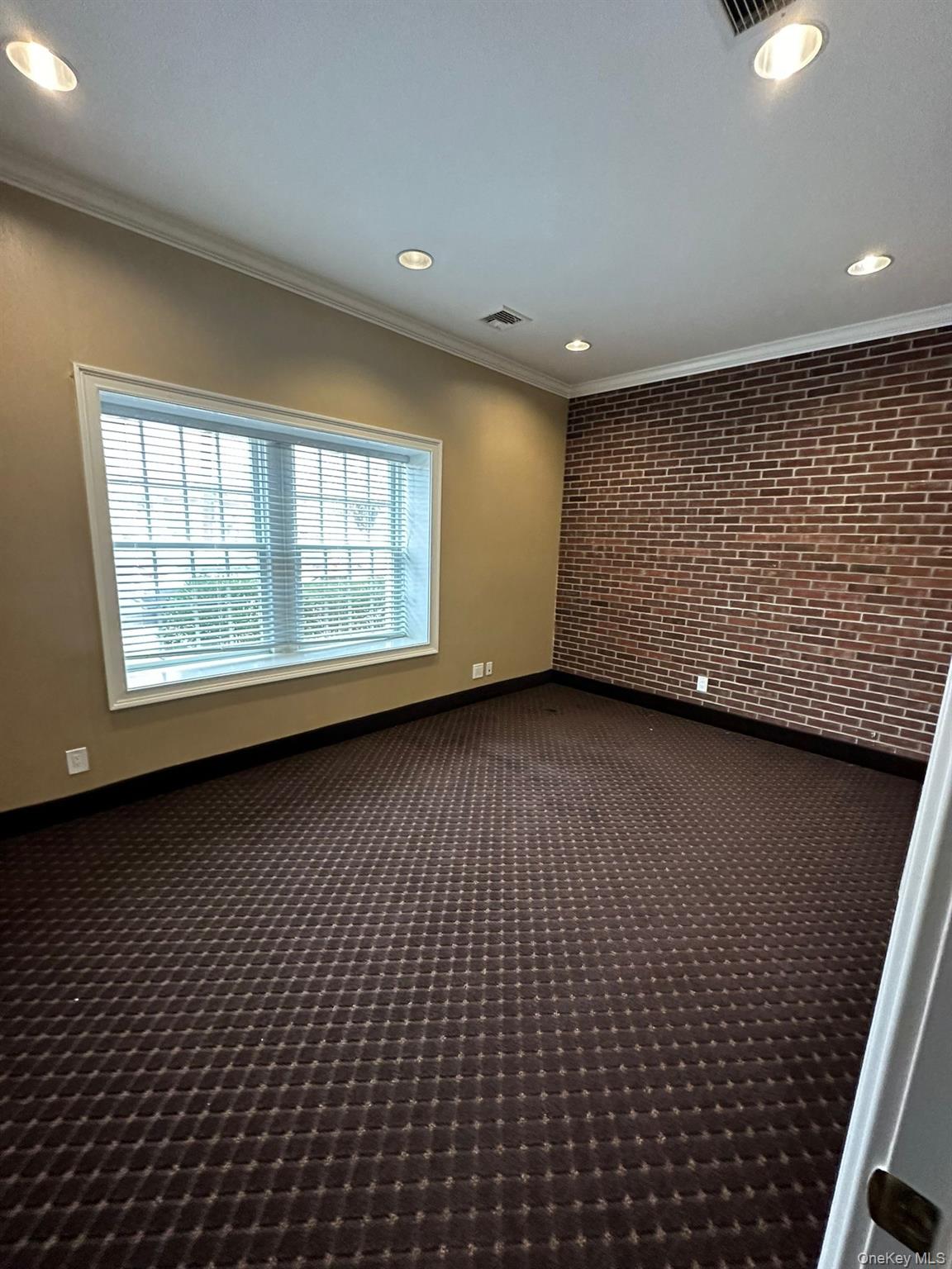 25 Nassau Lane