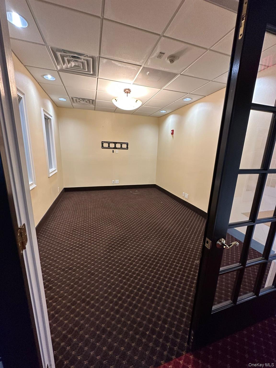 25 Nassau Lane