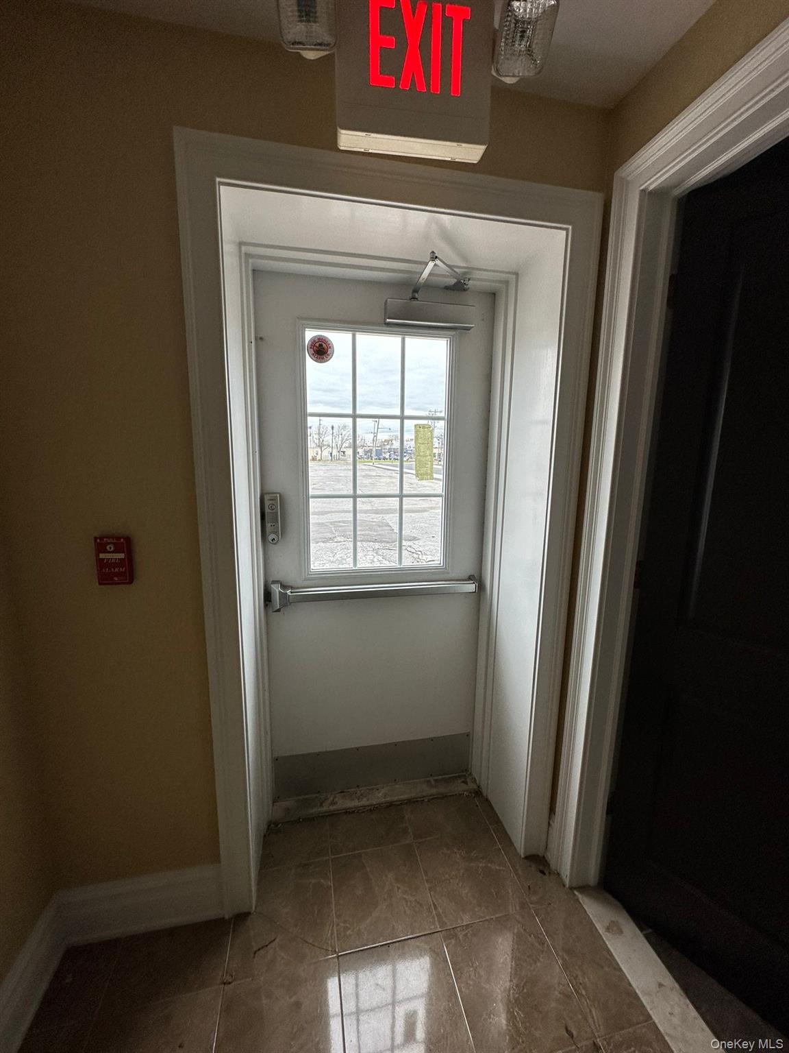 25 Nassau Lane