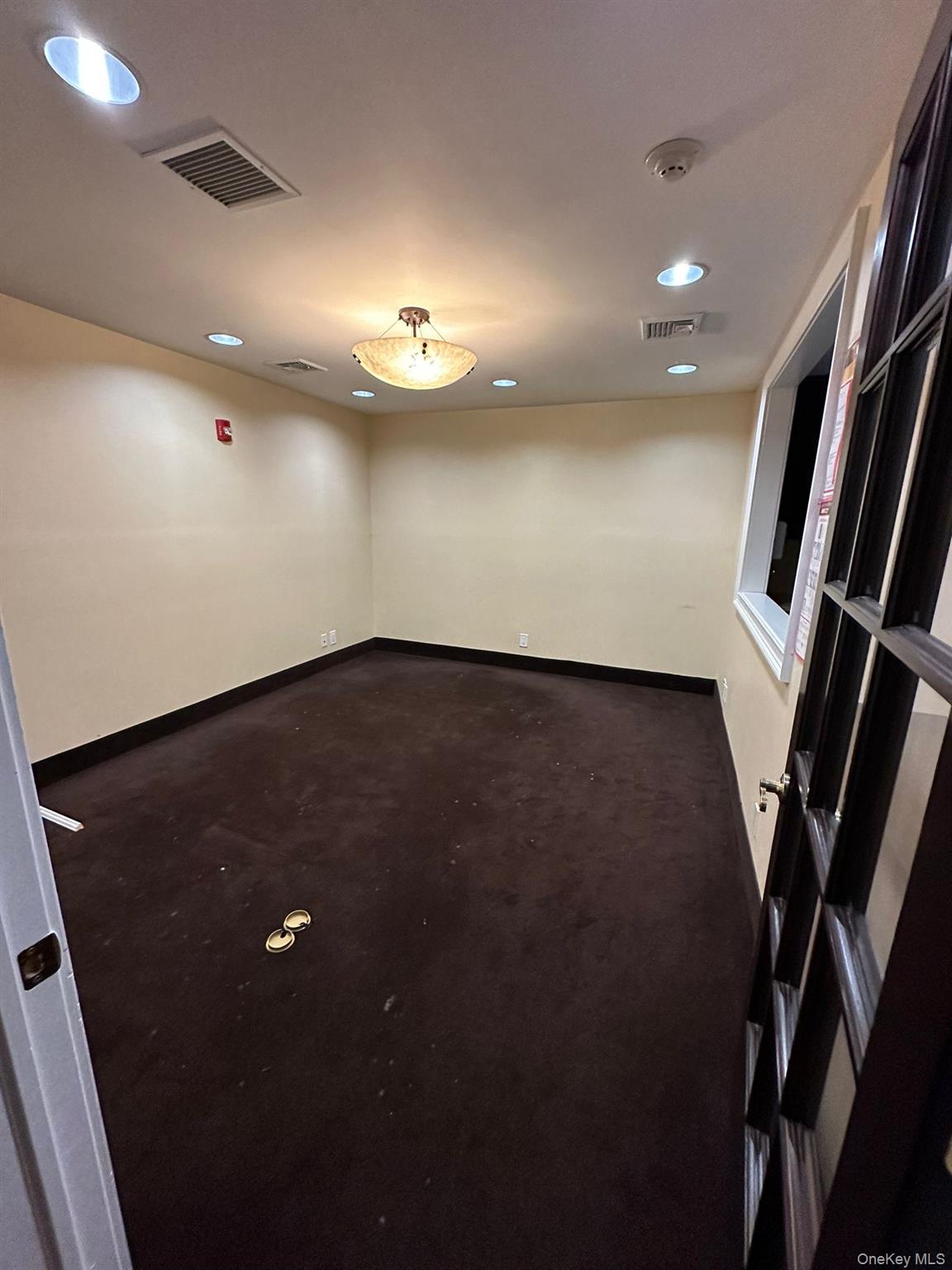 25 Nassau Lane