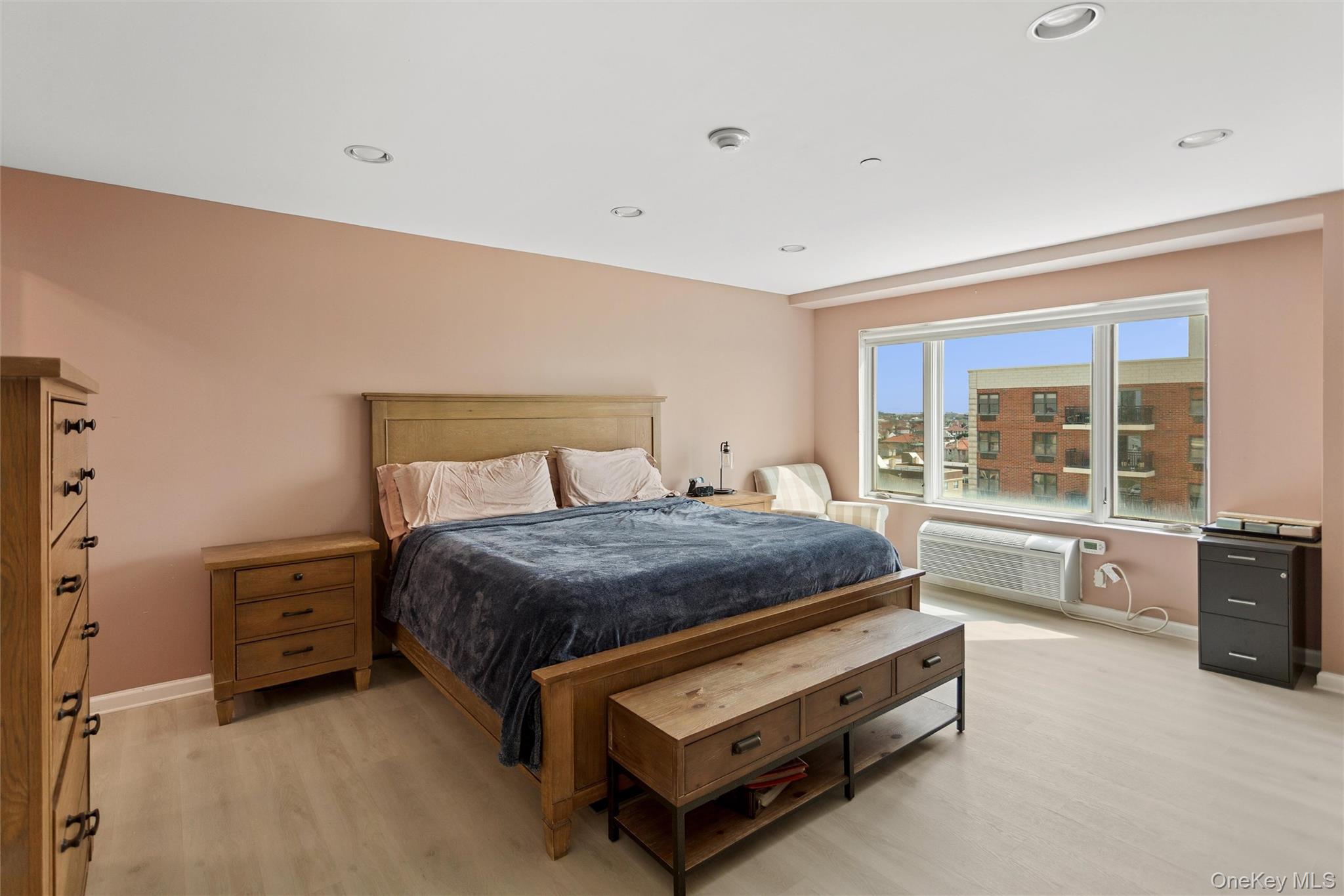 260 W Broadway Unit: 7A