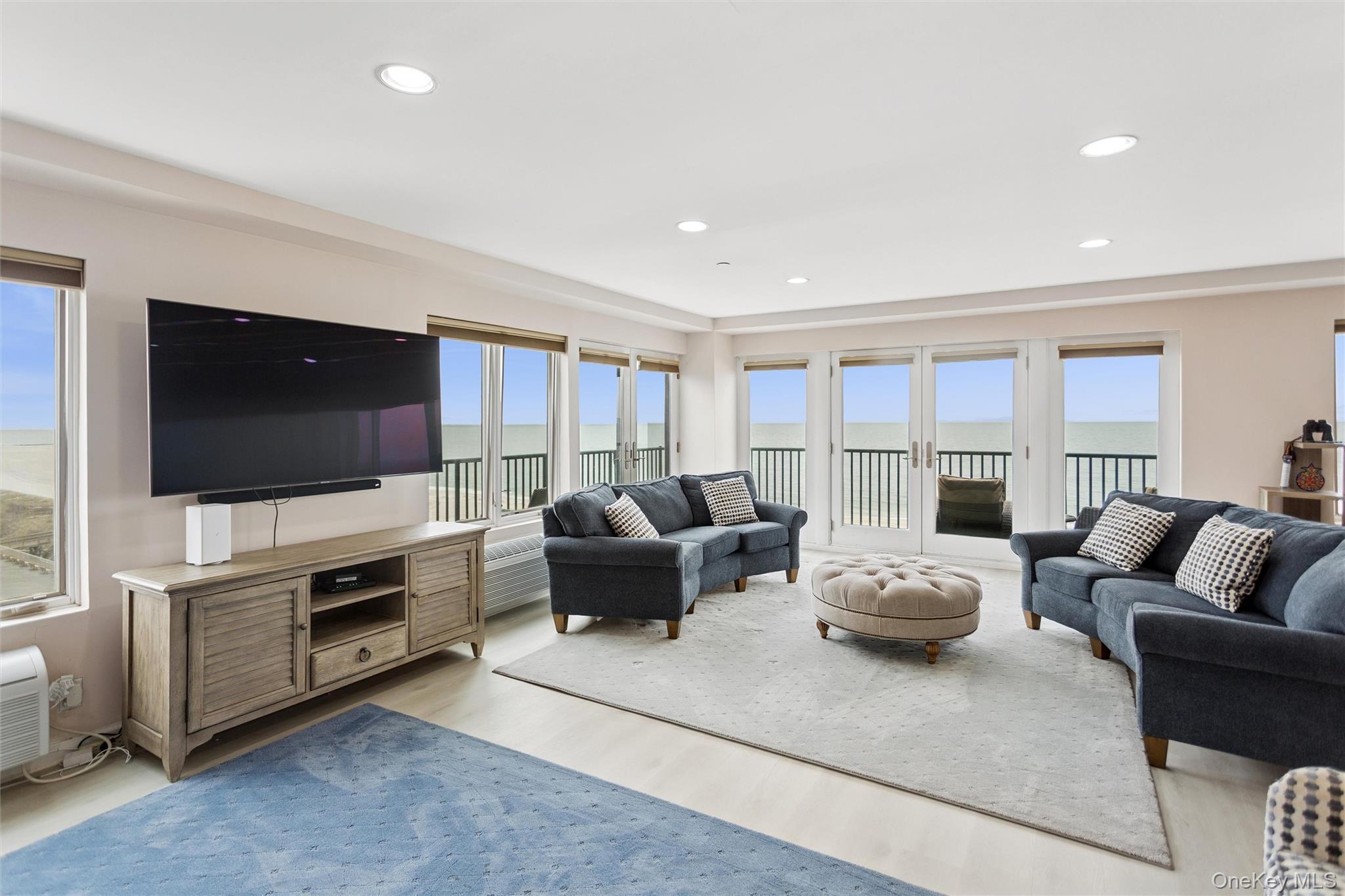 260 W Broadway Unit: 7A