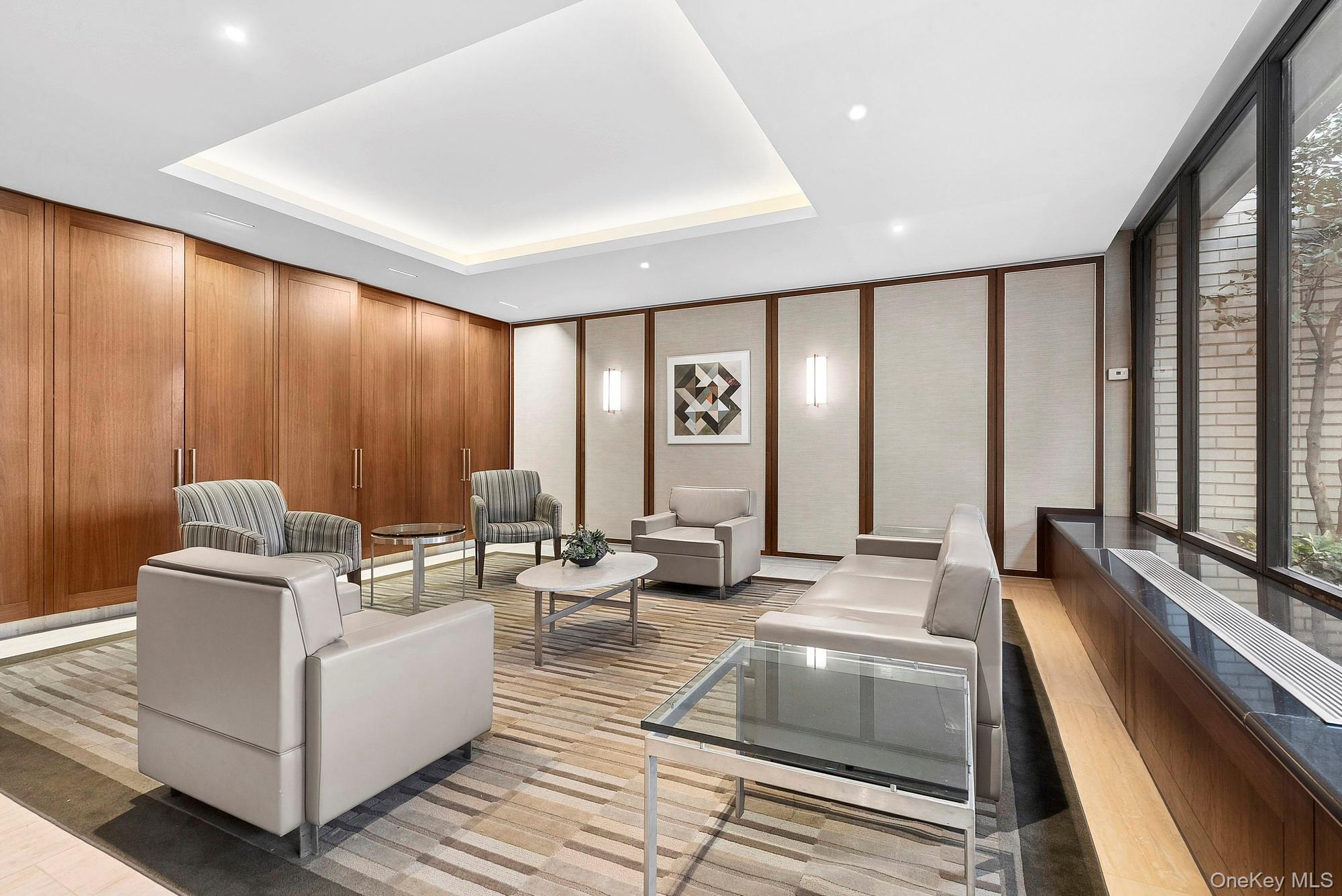 130 E 18th Street Unit: 10V