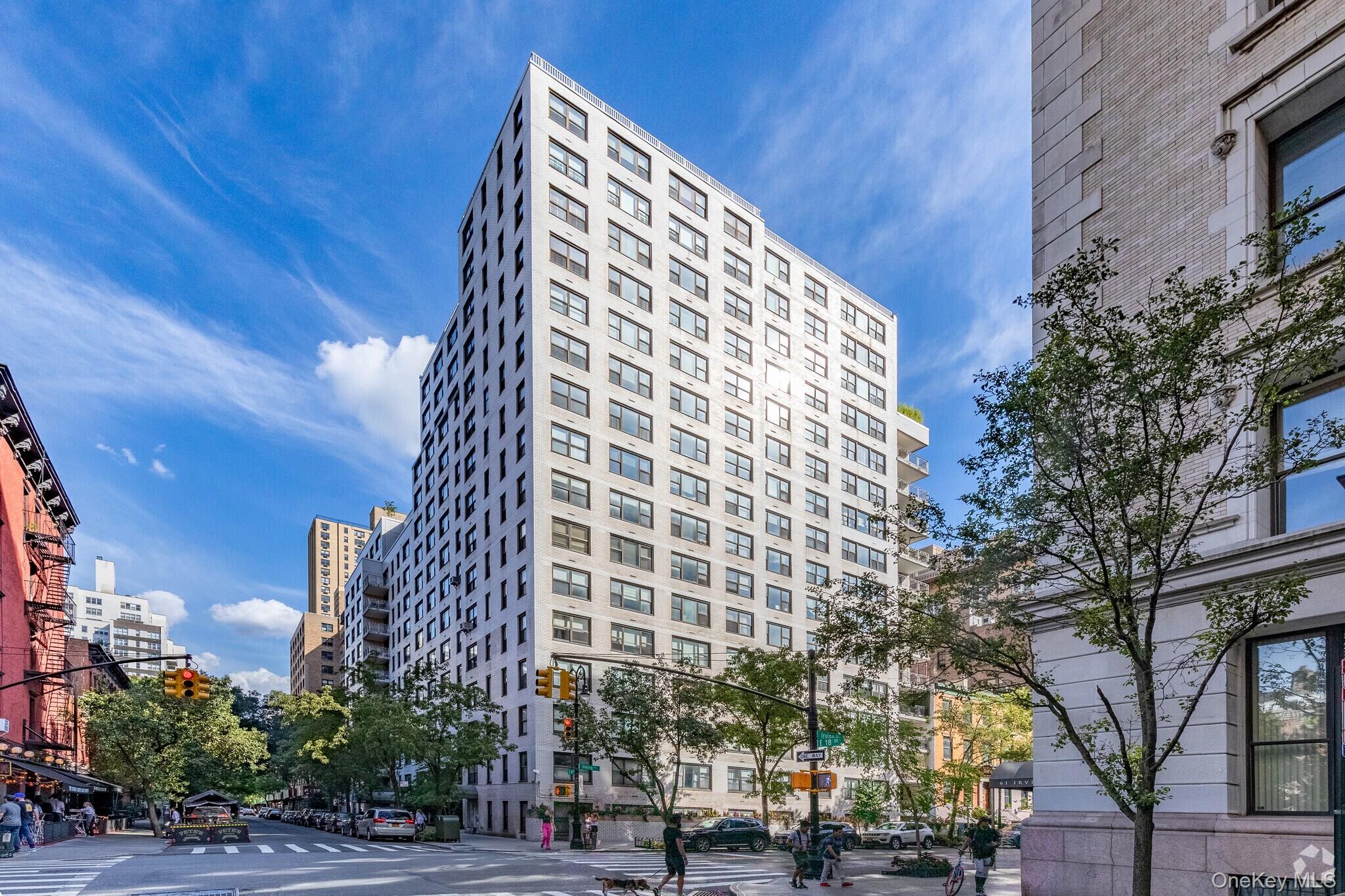 130 E 18th Street Unit: 10V