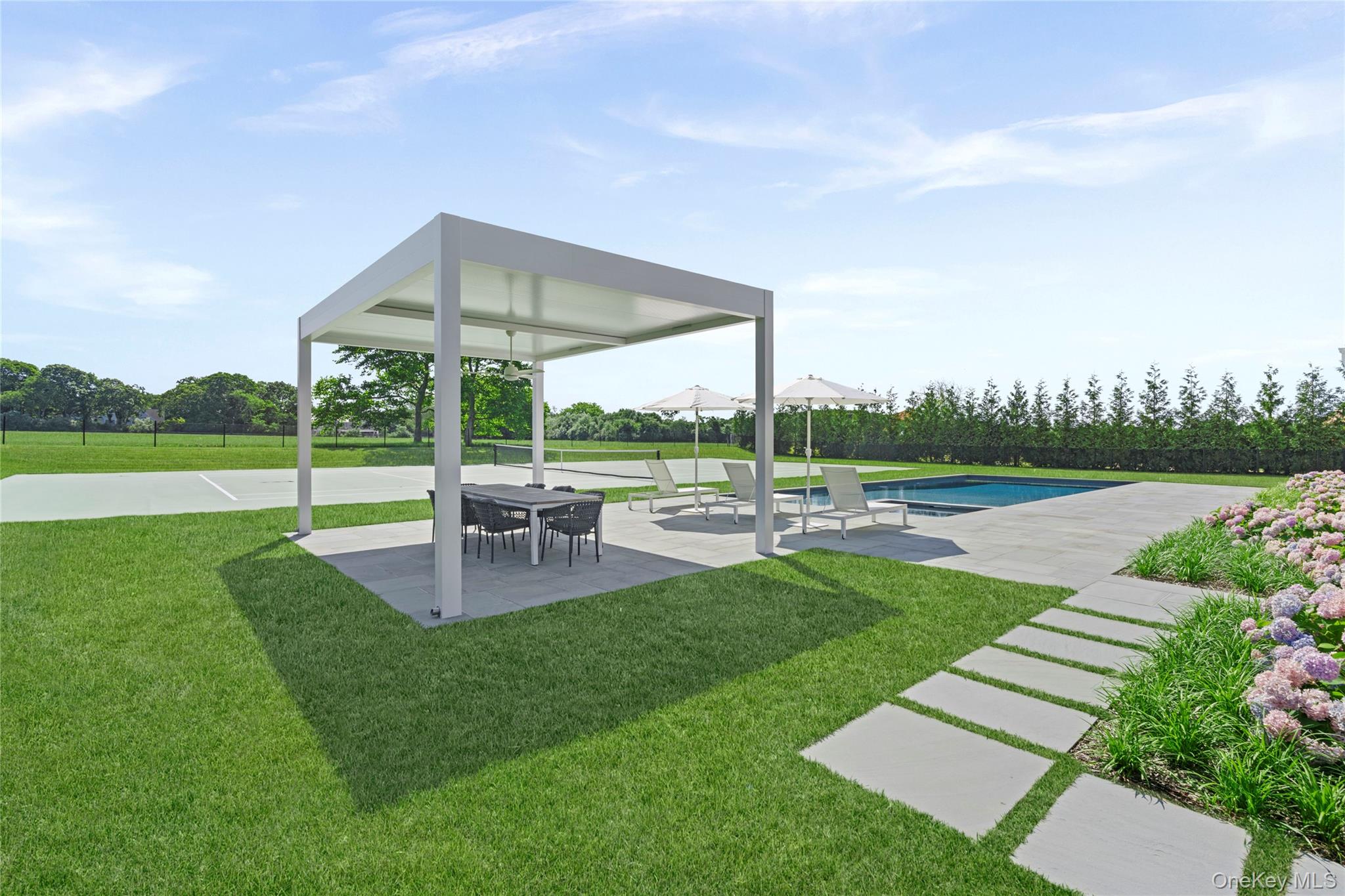 450 Seven Ponds Towd Road