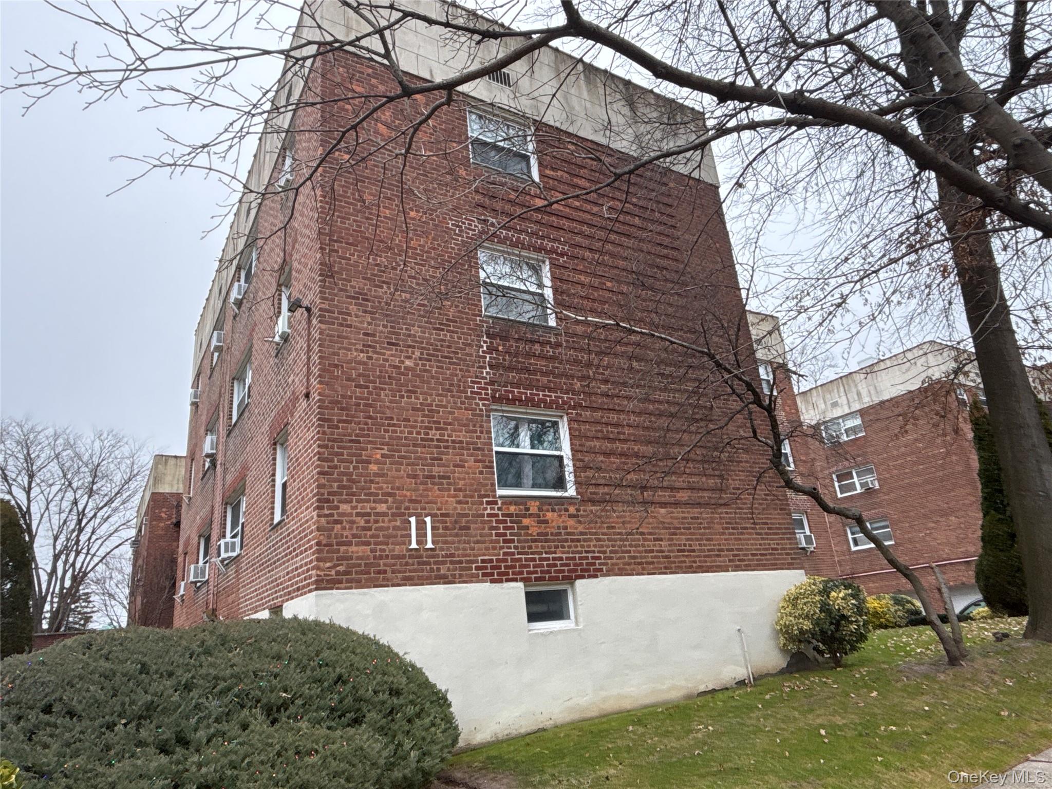 11 Schenck Avenue Unit: 2D