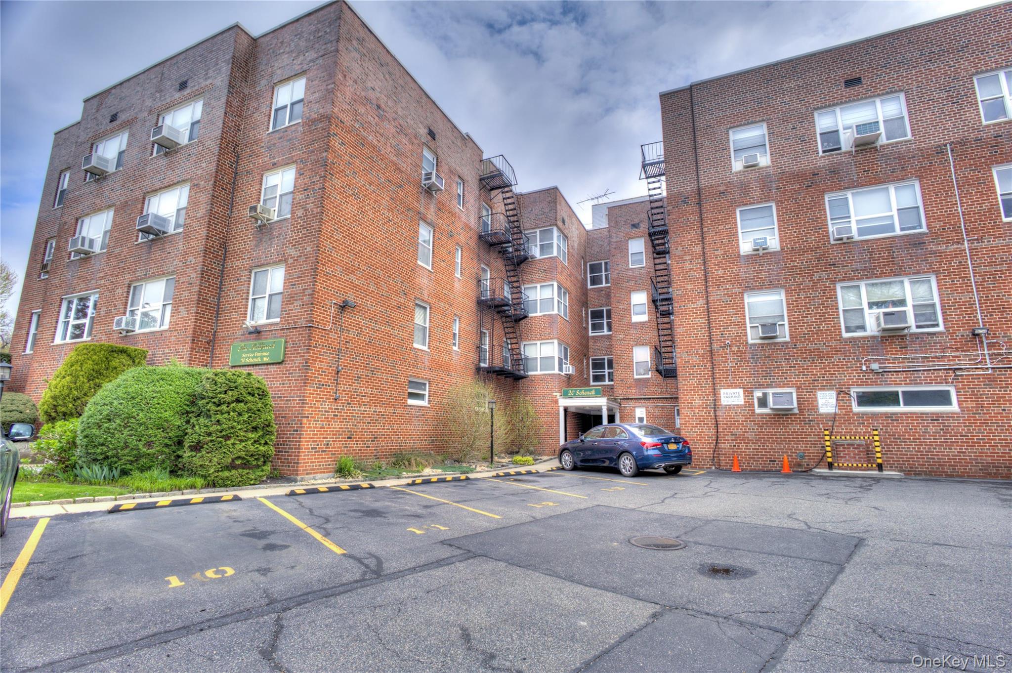 75 S Middle Neck Road Unit: 4-G