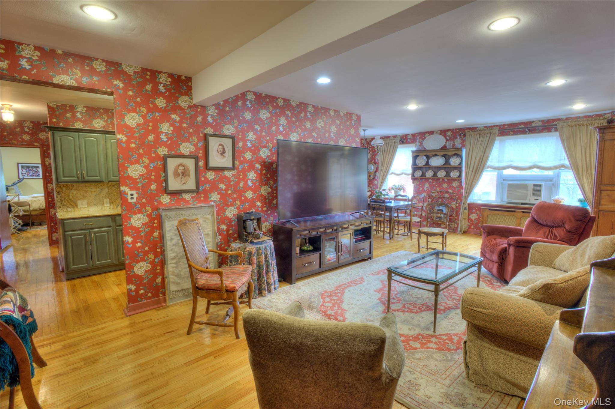 75 S Middle Neck Road Unit: 4-G