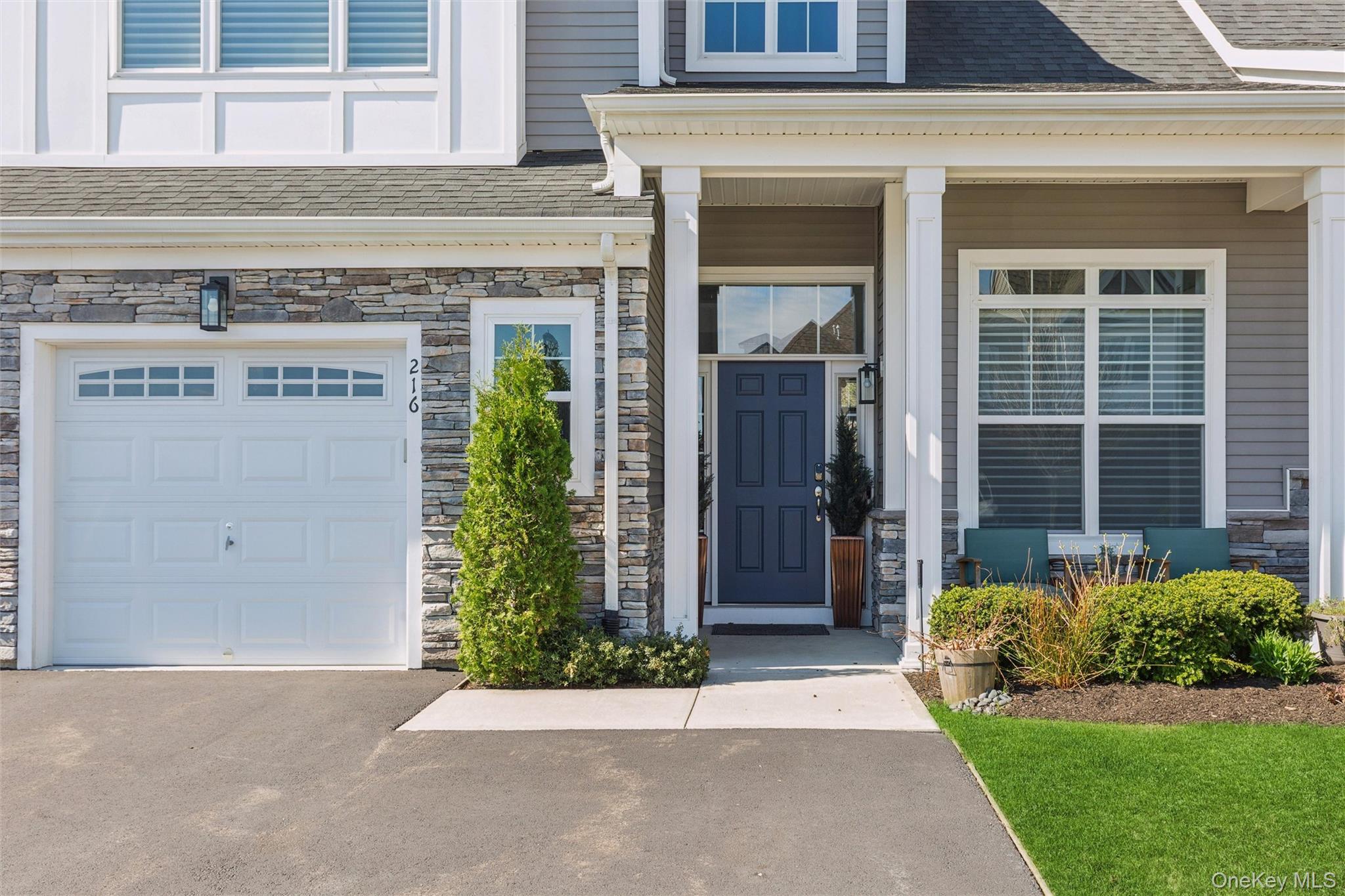 216 Belmont Circle