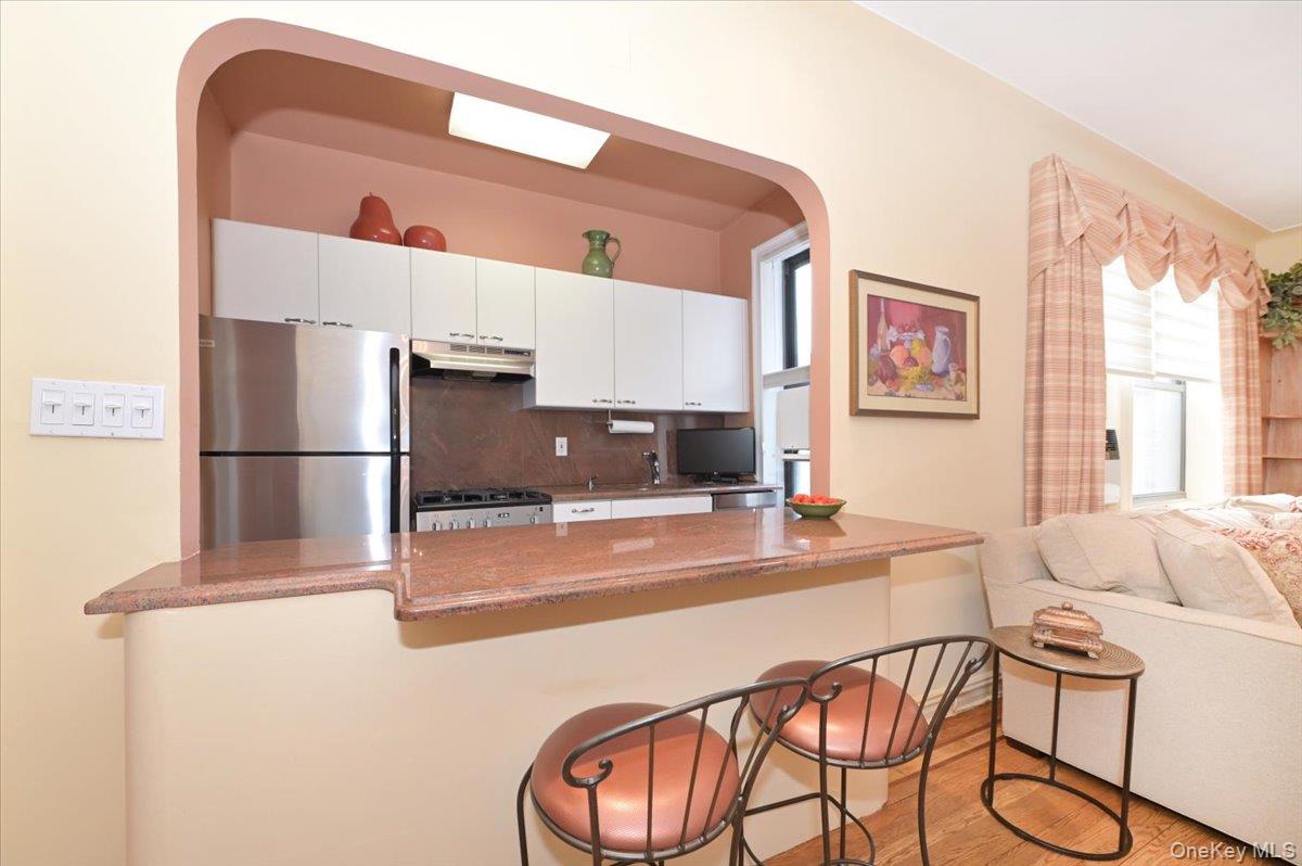 21 Barstow Road Unit: 6-L