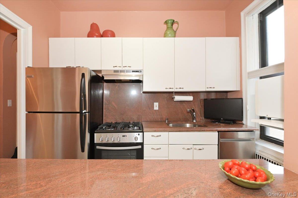 21 Barstow Road Unit: 6-L
