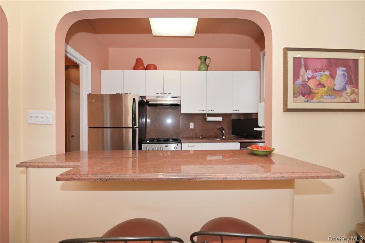 21 Barstow Road Unit: 6-L