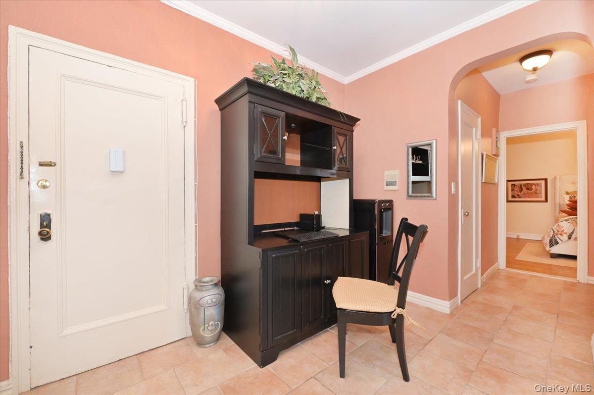 21 Barstow Road Unit: 6-L