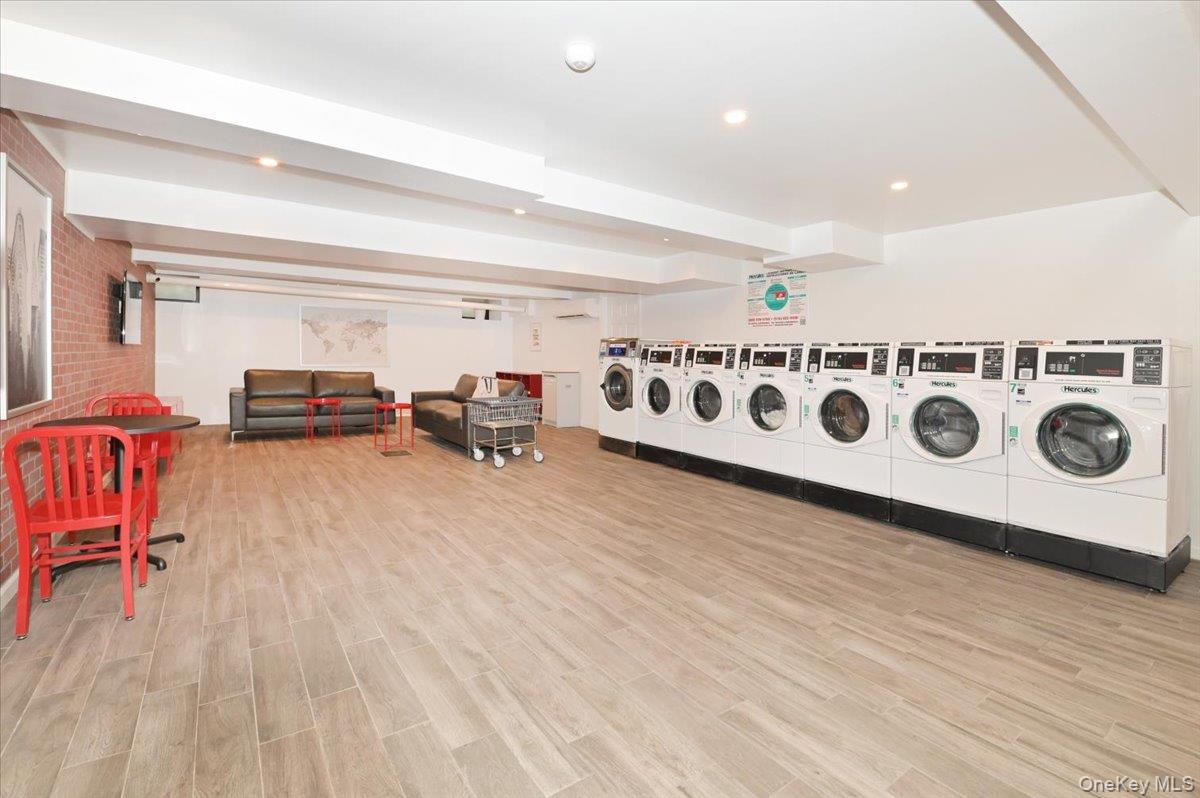 21 Barstow Road Unit: 6-L
