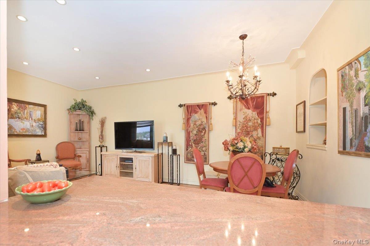 21 Barstow Road Unit: 6-L