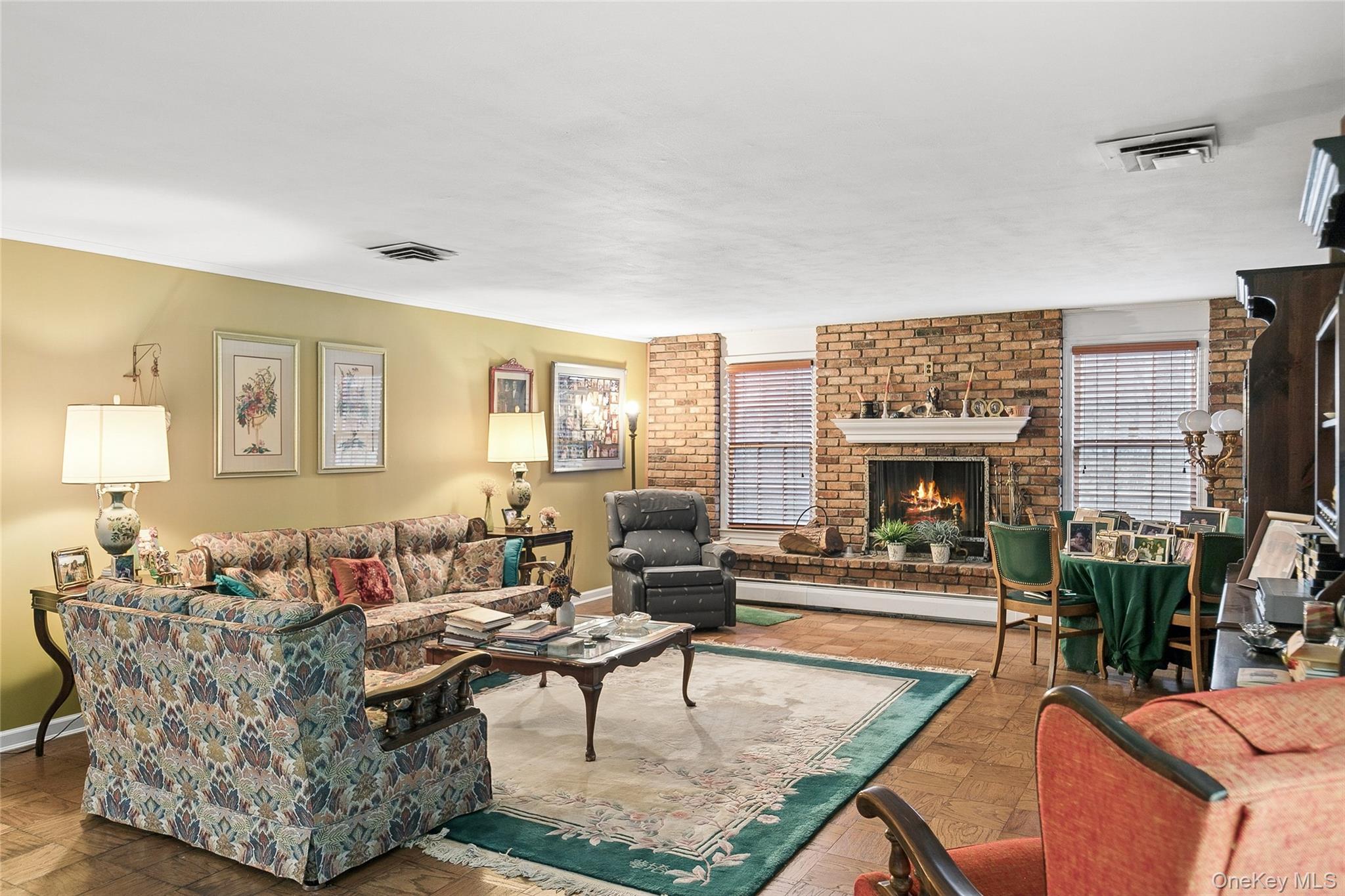 9 Oakwood Circle
