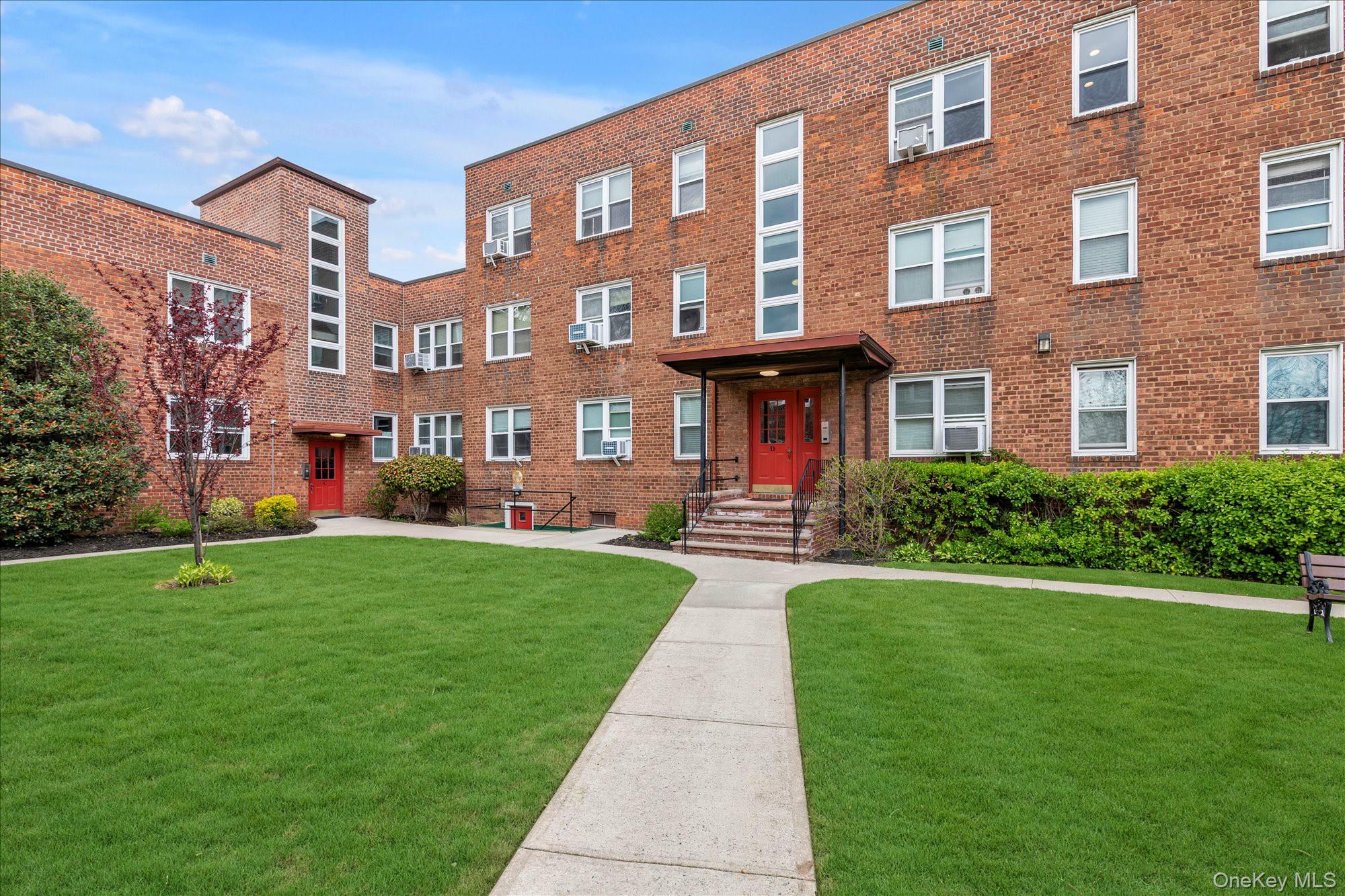 275 Maple Avenue Unit: D6