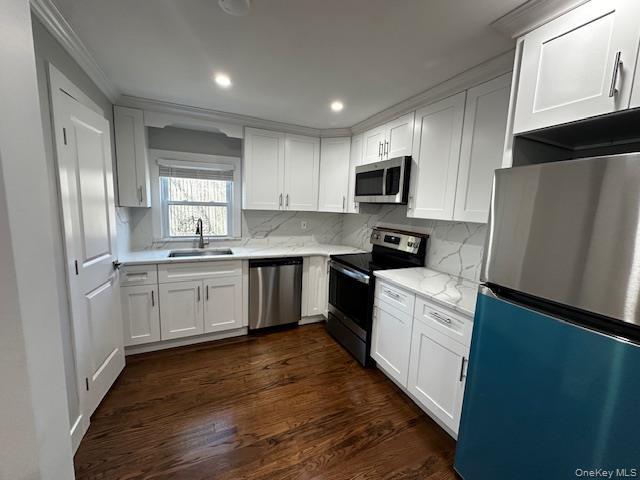 23 West Drive