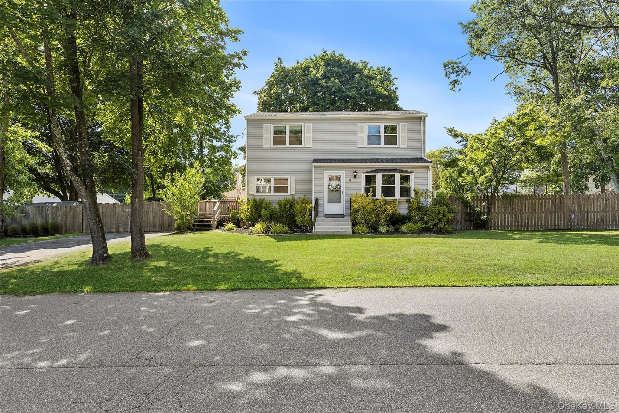 12 Lakeview Drive