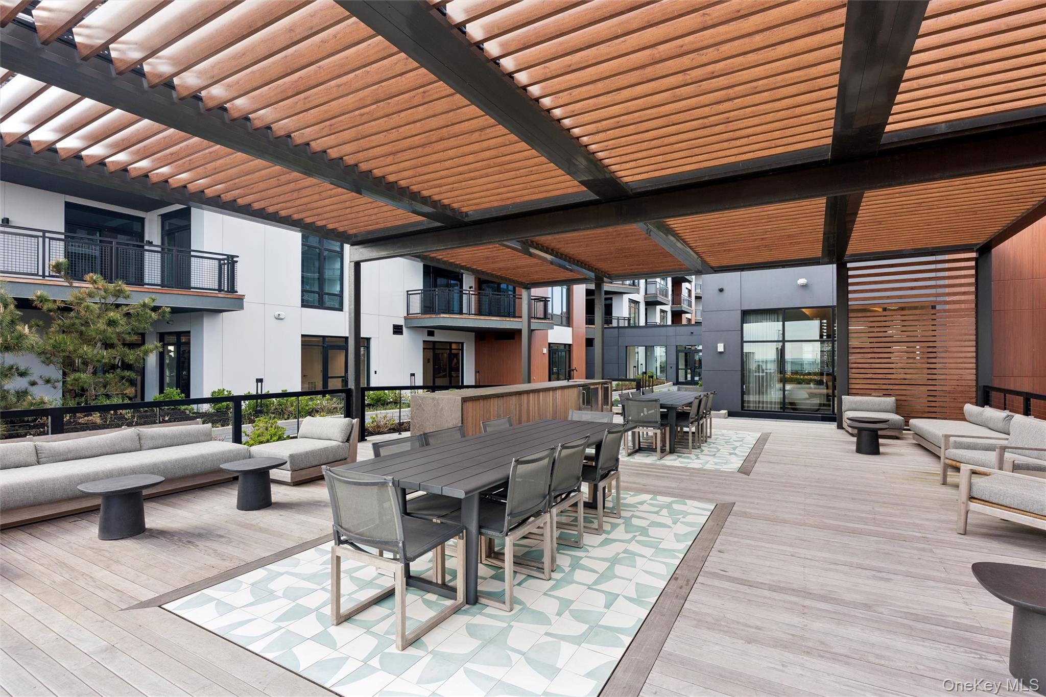 140 Boardwalk Unit: 905