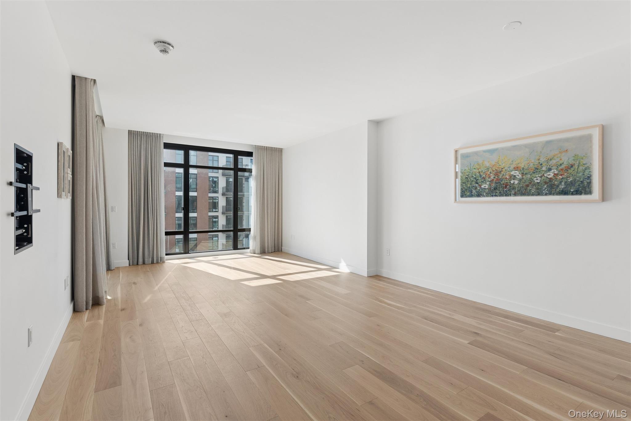140 Boardwalk Unit: 905