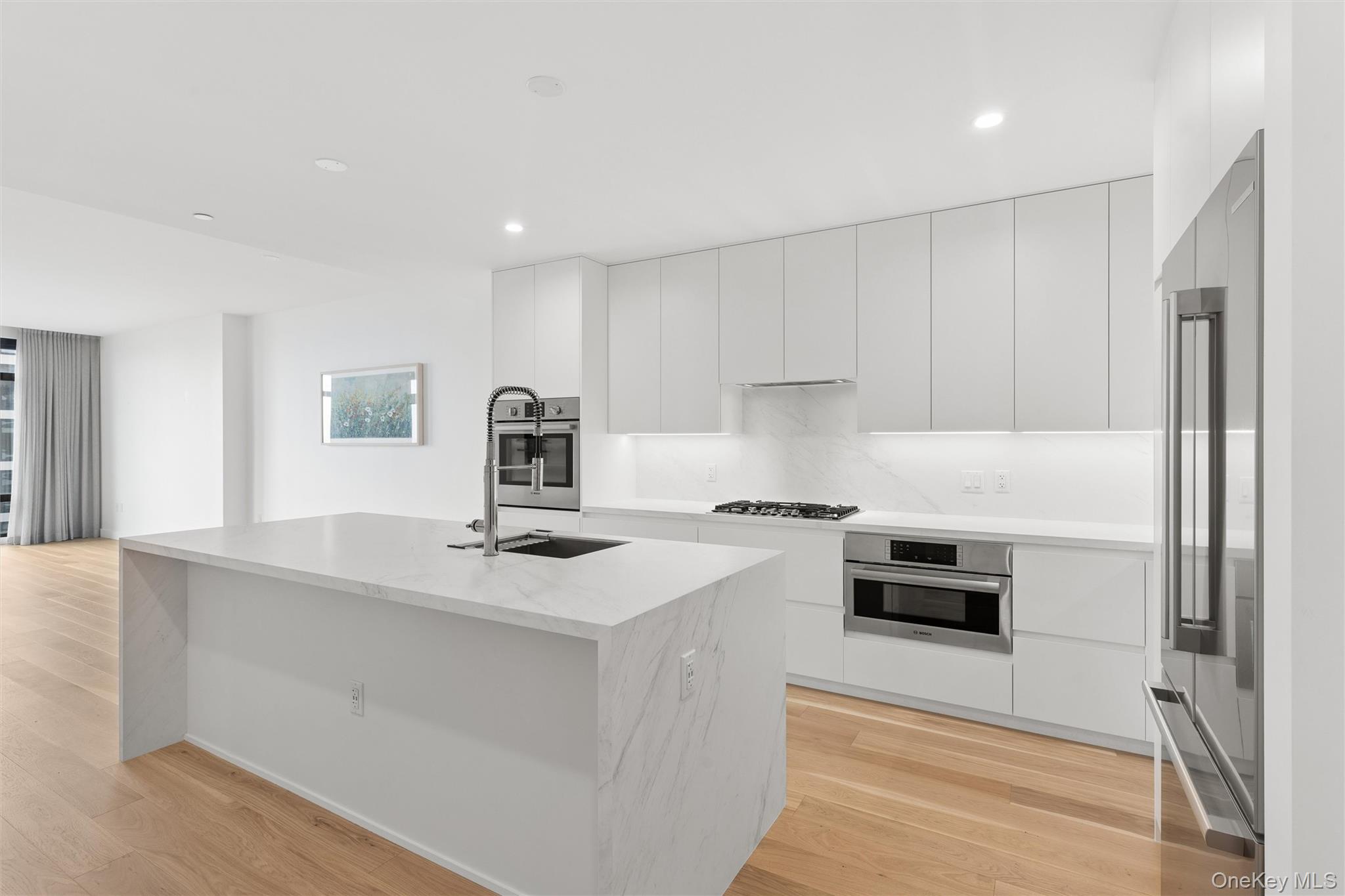 140 Boardwalk Unit: 905