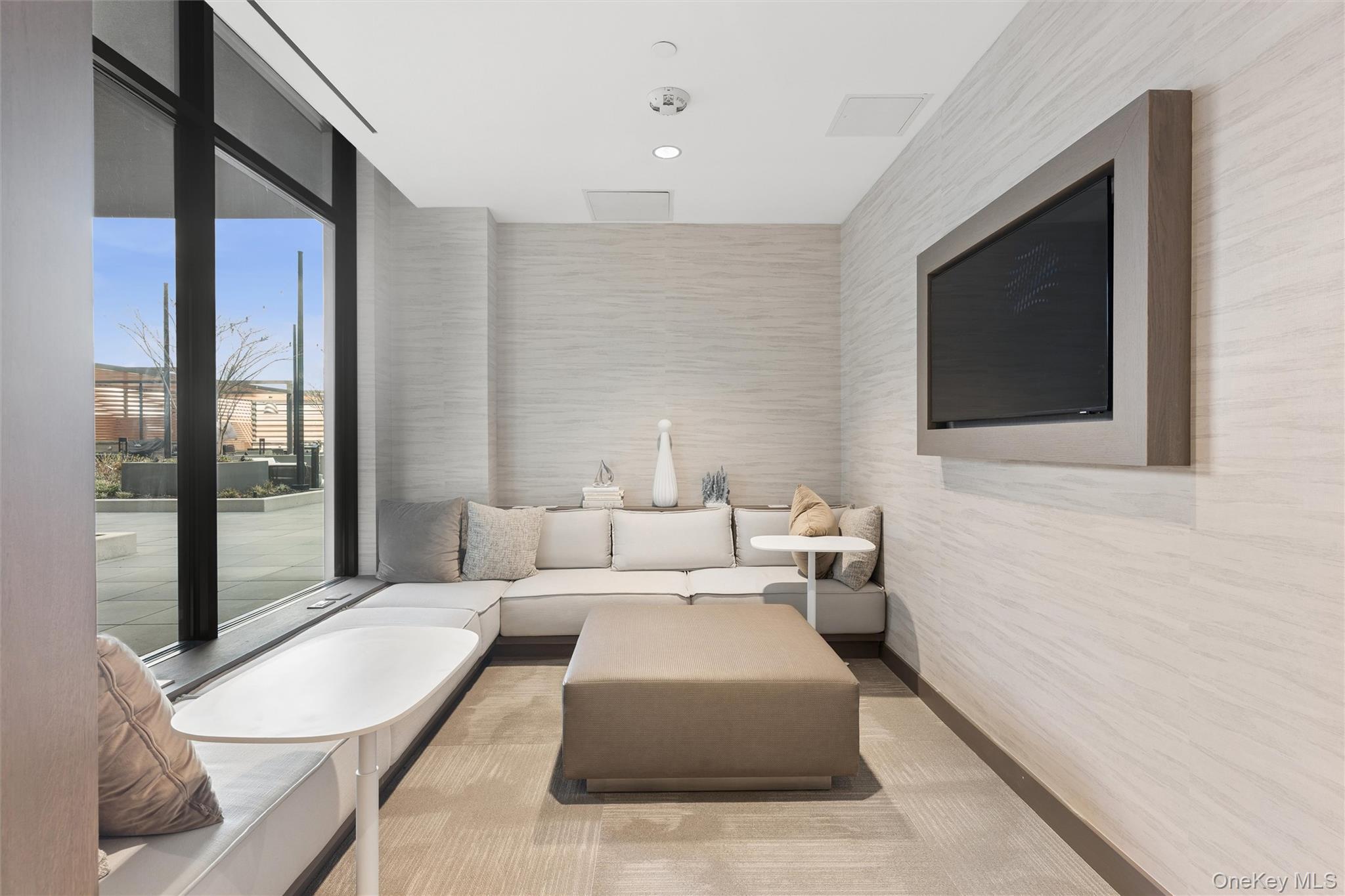 140 Boardwalk Unit: 905
