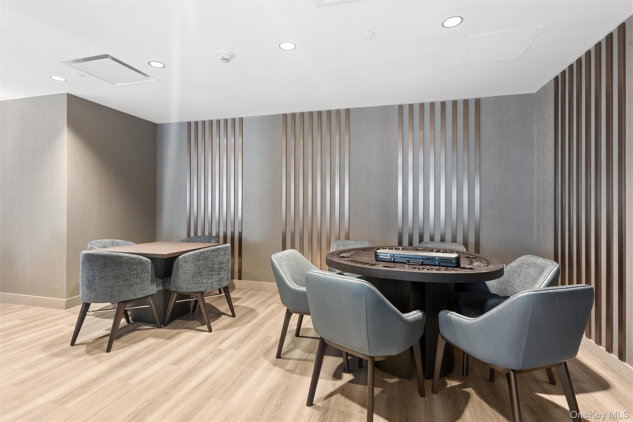 140 Boardwalk Unit: 905