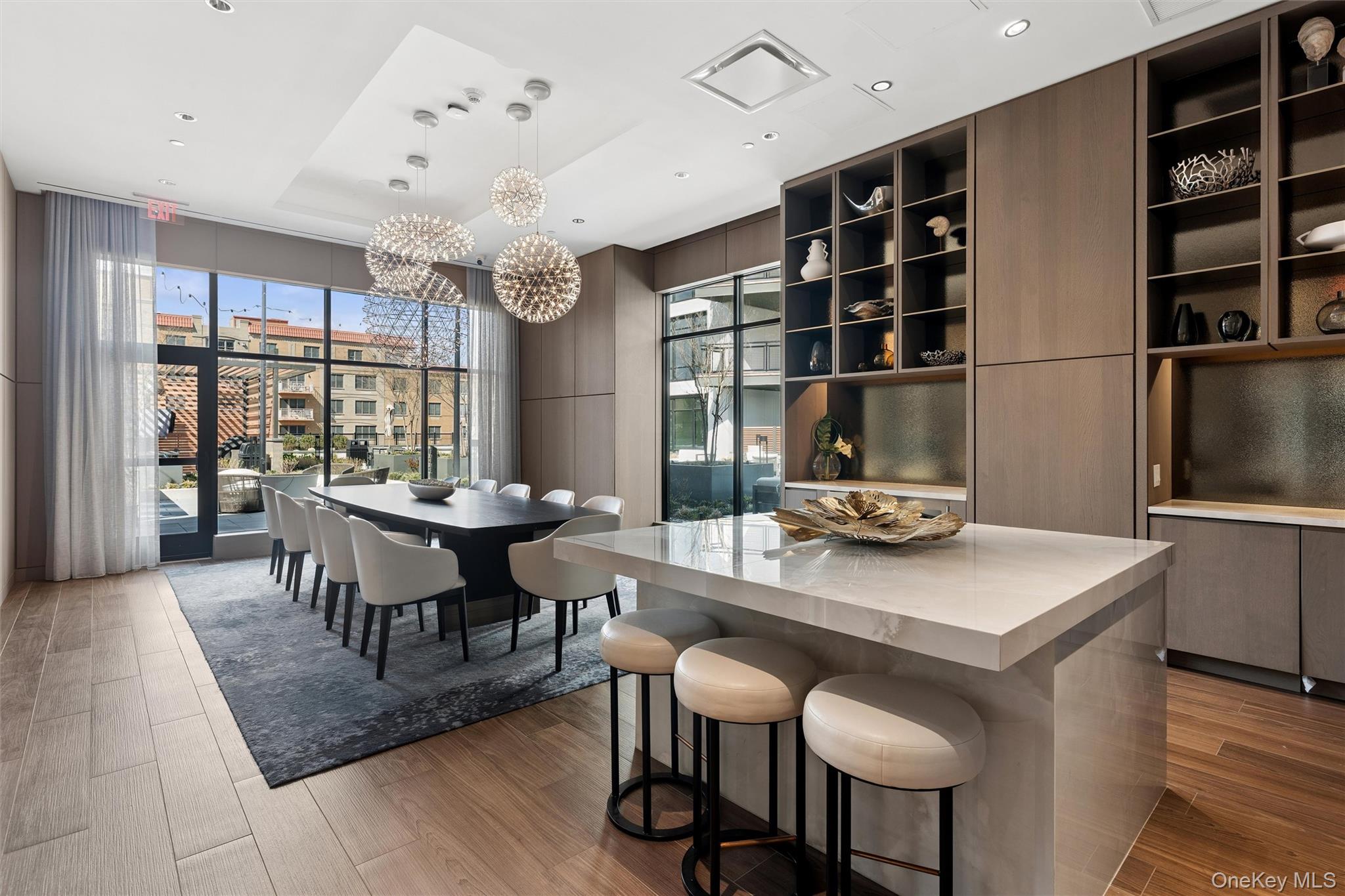 140 Boardwalk Unit: 905