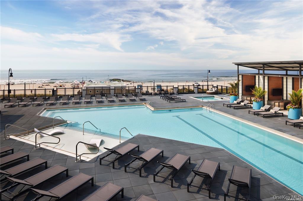 140 Boardwalk Unit: 905