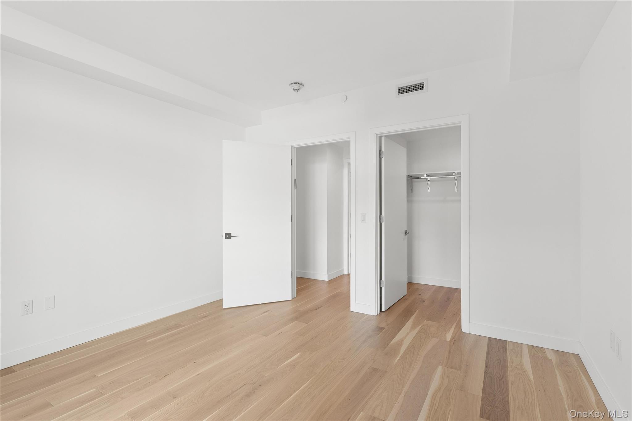 140 Boardwalk Unit: 905