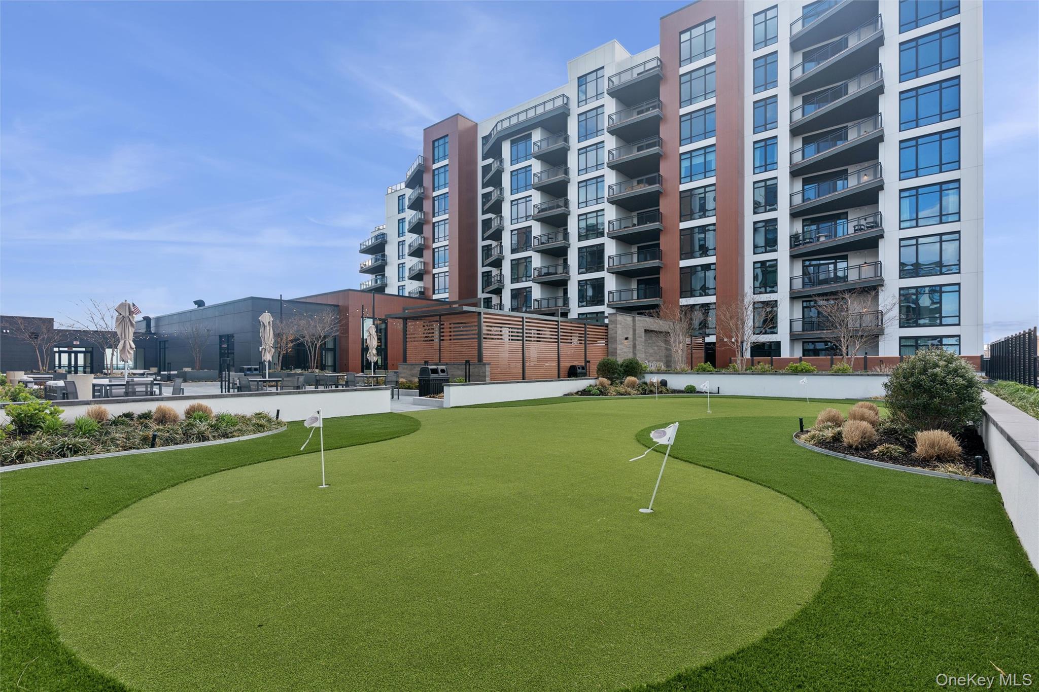 140 Boardwalk Unit: 905
