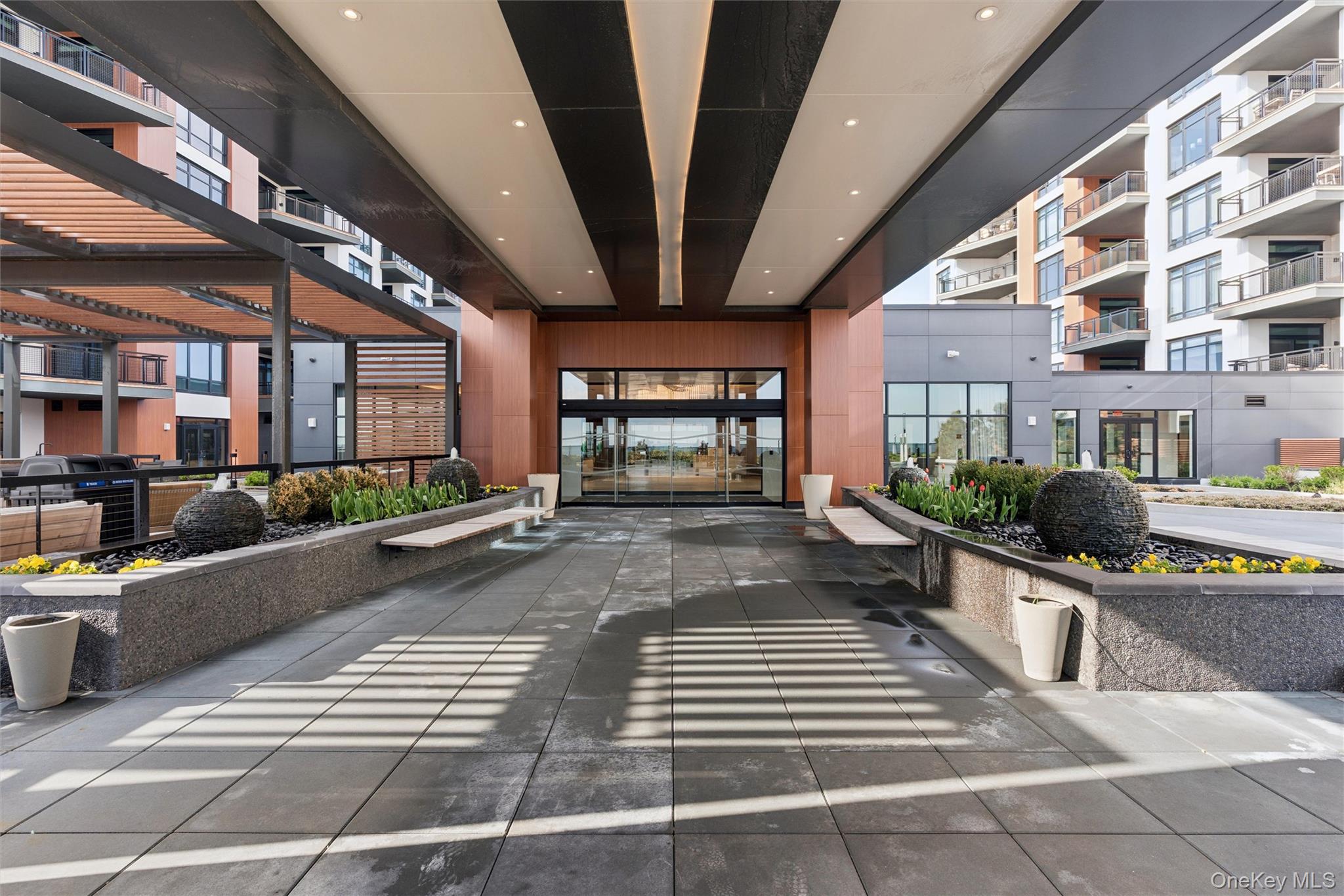 140 Boardwalk Unit: 905