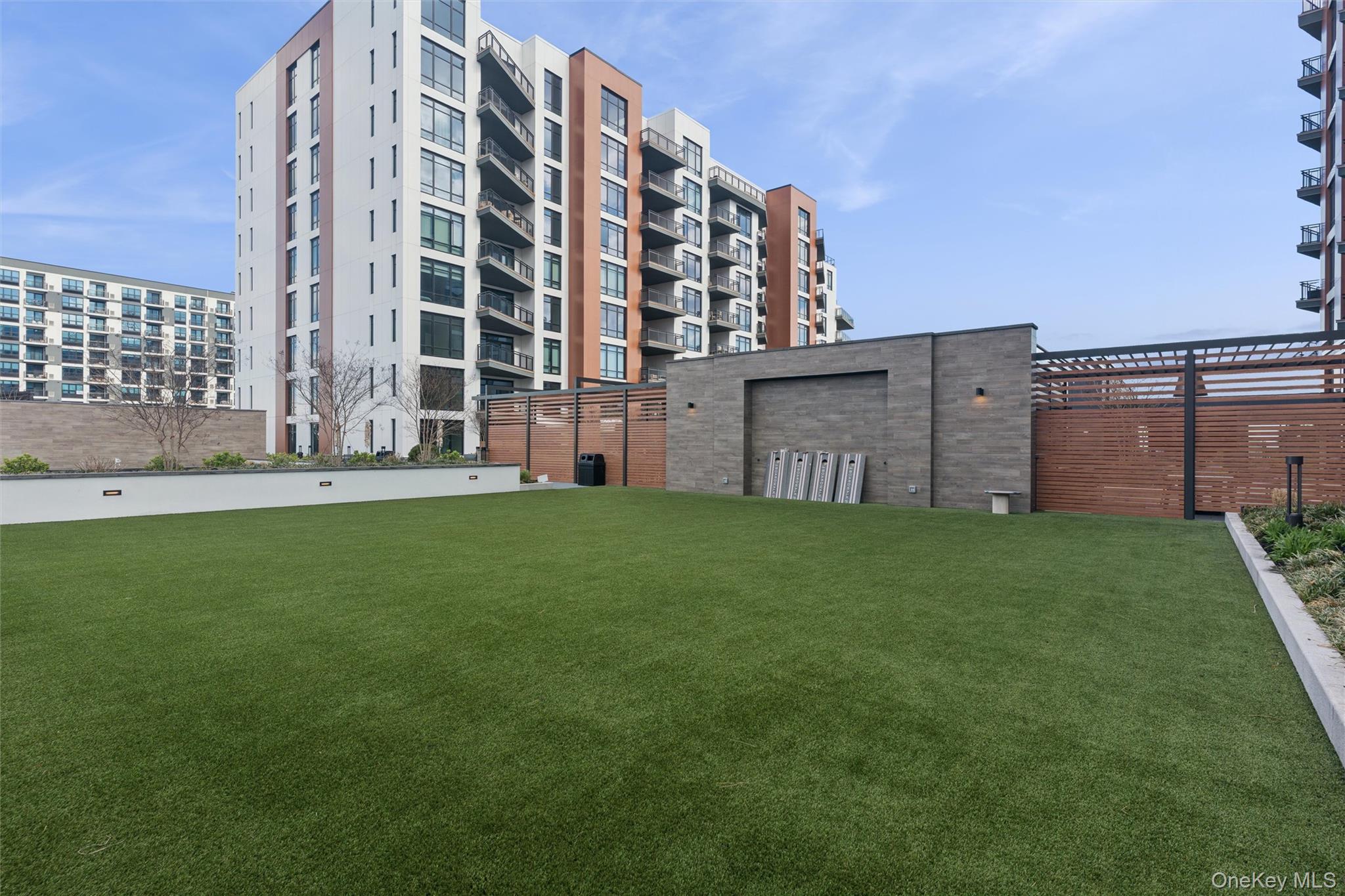 140 Boardwalk Unit: 905