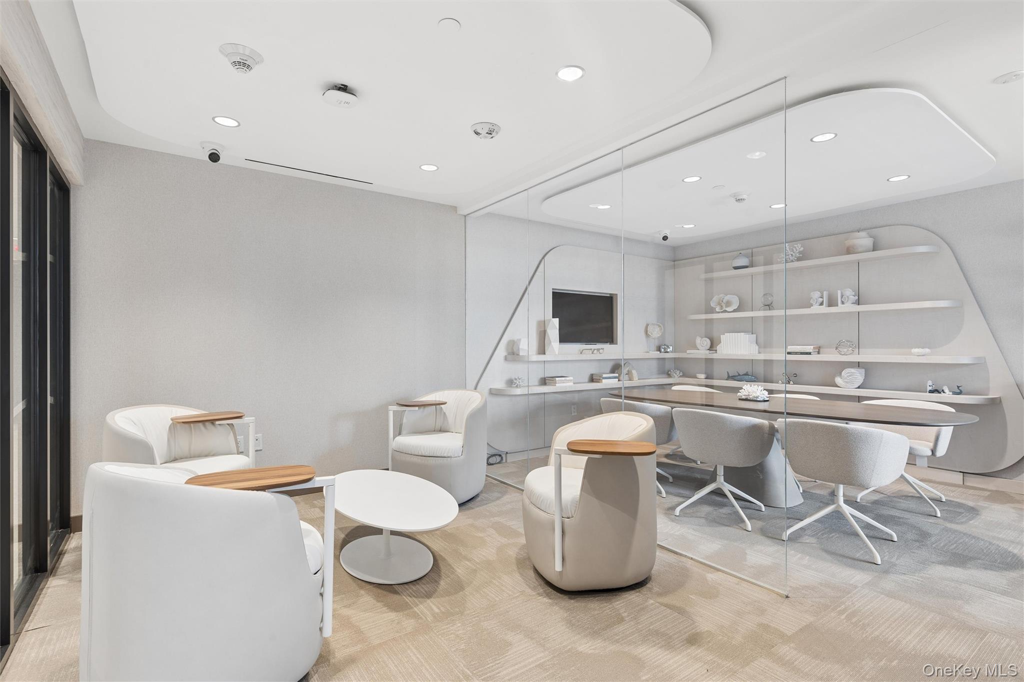 140 Boardwalk Unit: 905
