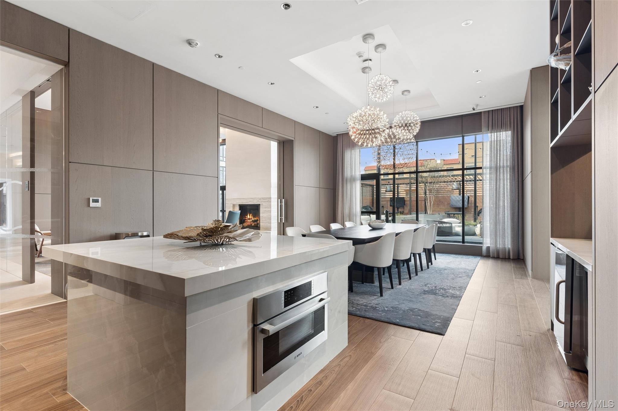 140 Boardwalk Unit: 905