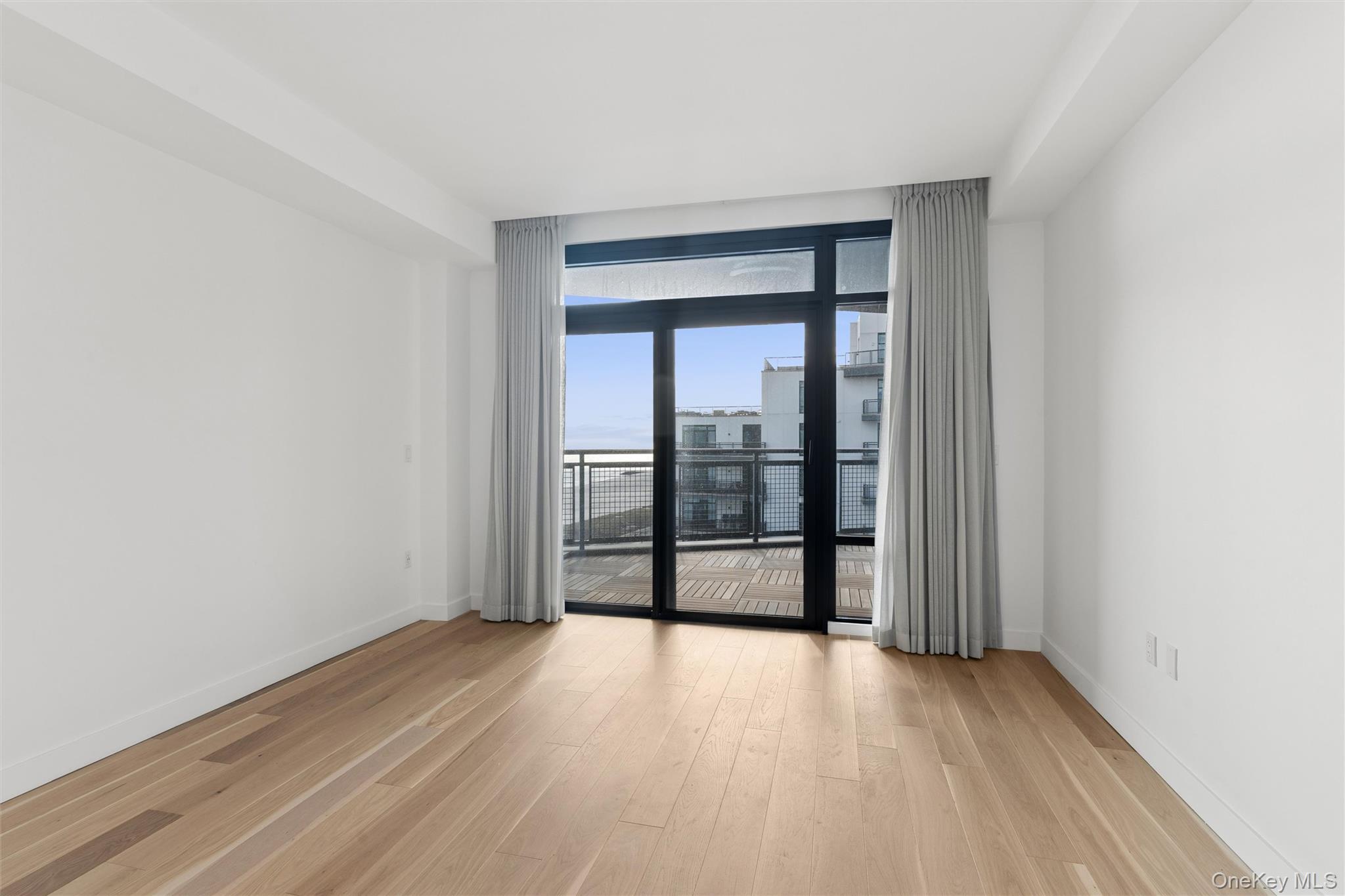 140 Boardwalk Unit: 905