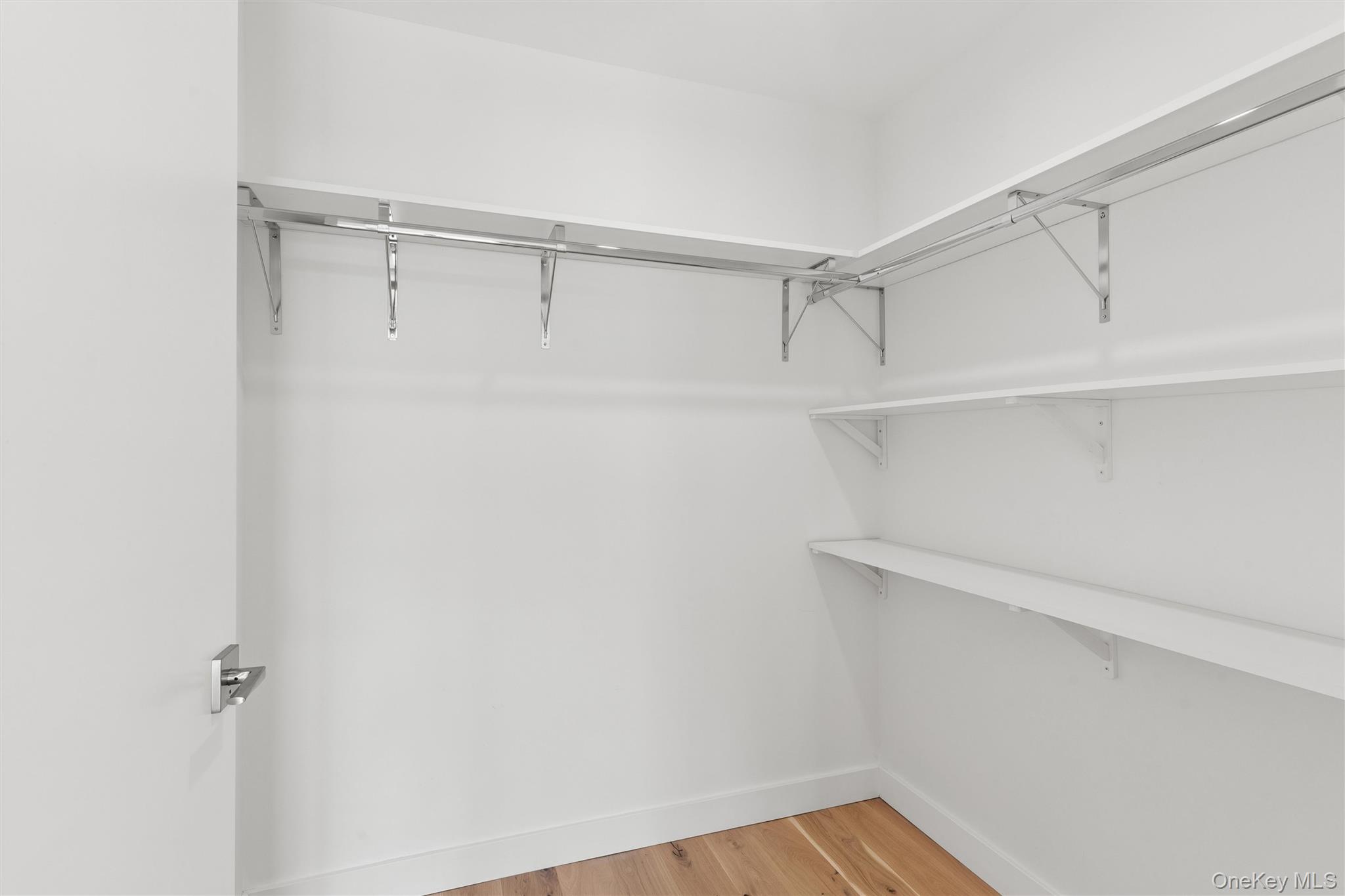 140 Boardwalk Unit: 905